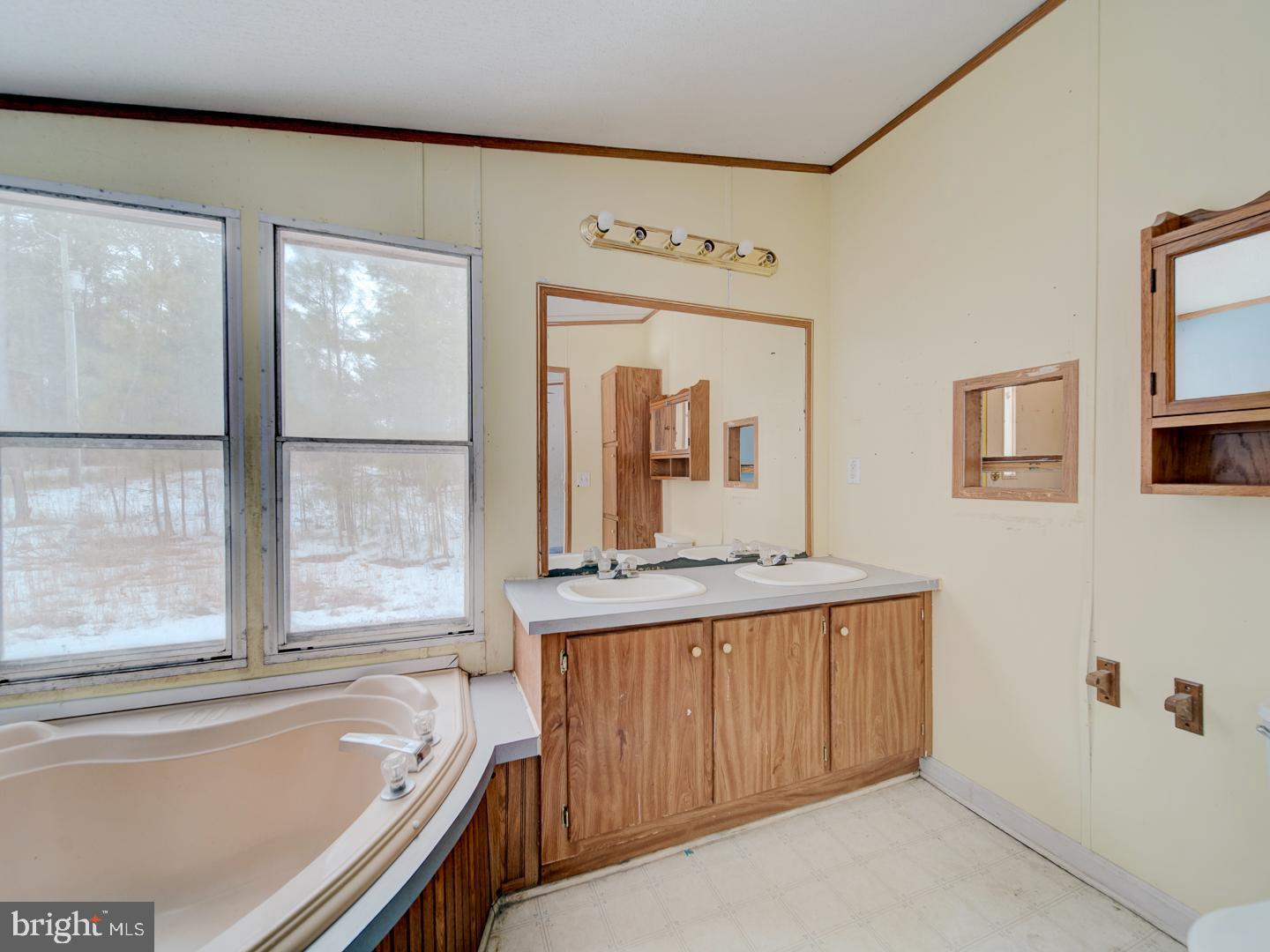 13577 COUNTYLINE CHURCH RD, WOODFORD, Virginia 22580, 3 Bedrooms Bedrooms, ,2 BathroomsBathrooms,Residential,For sale,13577 COUNTYLINE CHURCH RD,VACV2009488 MLS # VACV2009488