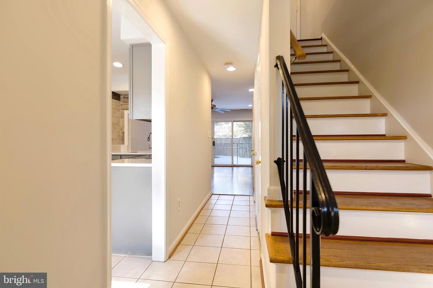 8218 CARRLEIGH PKWY #10, SPRINGFIELD, Virginia 22152, 2 Bedrooms Bedrooms, ,1 BathroomBathrooms,Residential,For sale,8218 CARRLEIGH PKWY #10,VAFX2289434 MLS # VAFX2289434