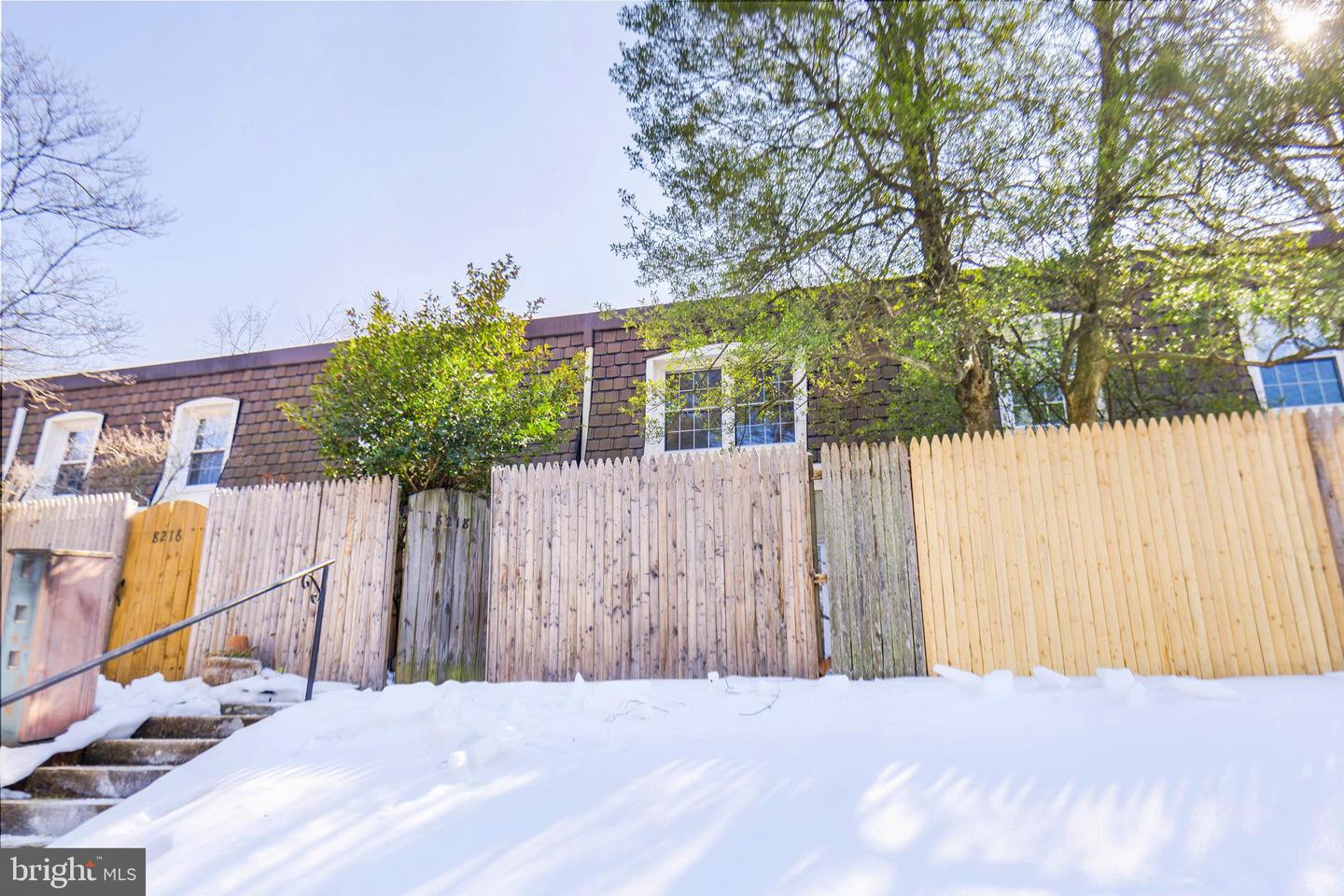 8218 CARRLEIGH PKWY #10, SPRINGFIELD, Virginia 22152, 2 Bedrooms Bedrooms, ,1 BathroomBathrooms,Residential,For sale,8218 CARRLEIGH PKWY #10,VAFX2289434 MLS # VAFX2289434