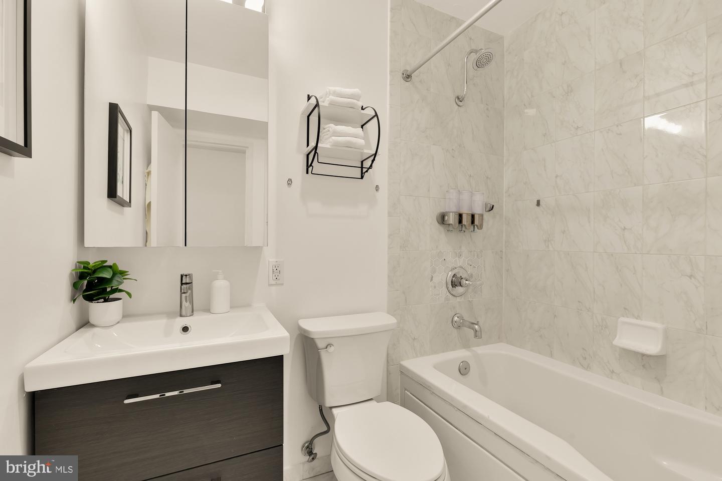 363 N ST SW #363, WASHINGTON, District Of Columbia 20024, 3 Bedrooms Bedrooms, ,3 BathroomsBathrooms,Residential,For sale,363 N ST SW #363,DCDC2245104 MLS # DCDC2245104