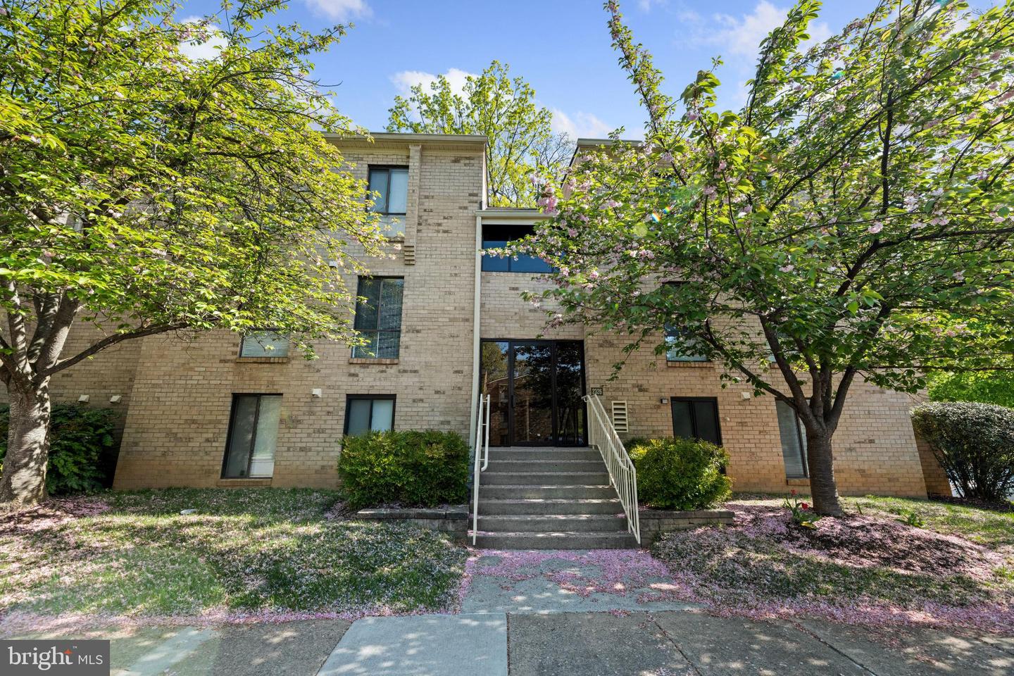 2326 FREETOWN CT #2B, RESTON, Virginia 20191, 2 Bedrooms Bedrooms, 3 Rooms Rooms,1 BathroomBathrooms,Residential,For sale,2326 FREETOWN CT #2B,VAFX2289582 MLS # VAFX2289582