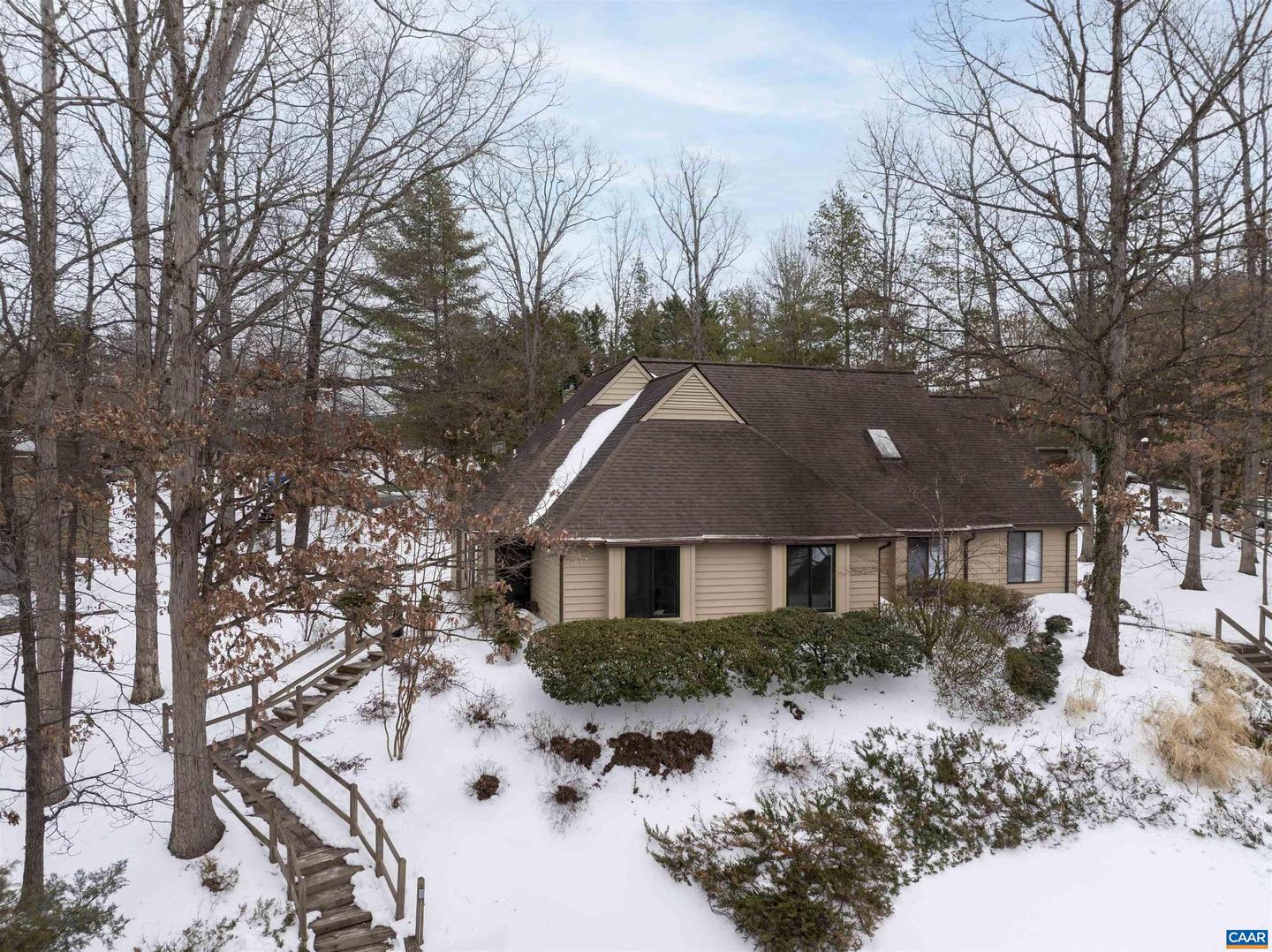 1301 CREEKSIDE DR, CHARLOTTESVILLE, Virginia 22902, 3 Bedrooms Bedrooms, ,2 BathroomsBathrooms,Residential,For sale,1301 CREEKSIDE DR,673102 MLS # 673102