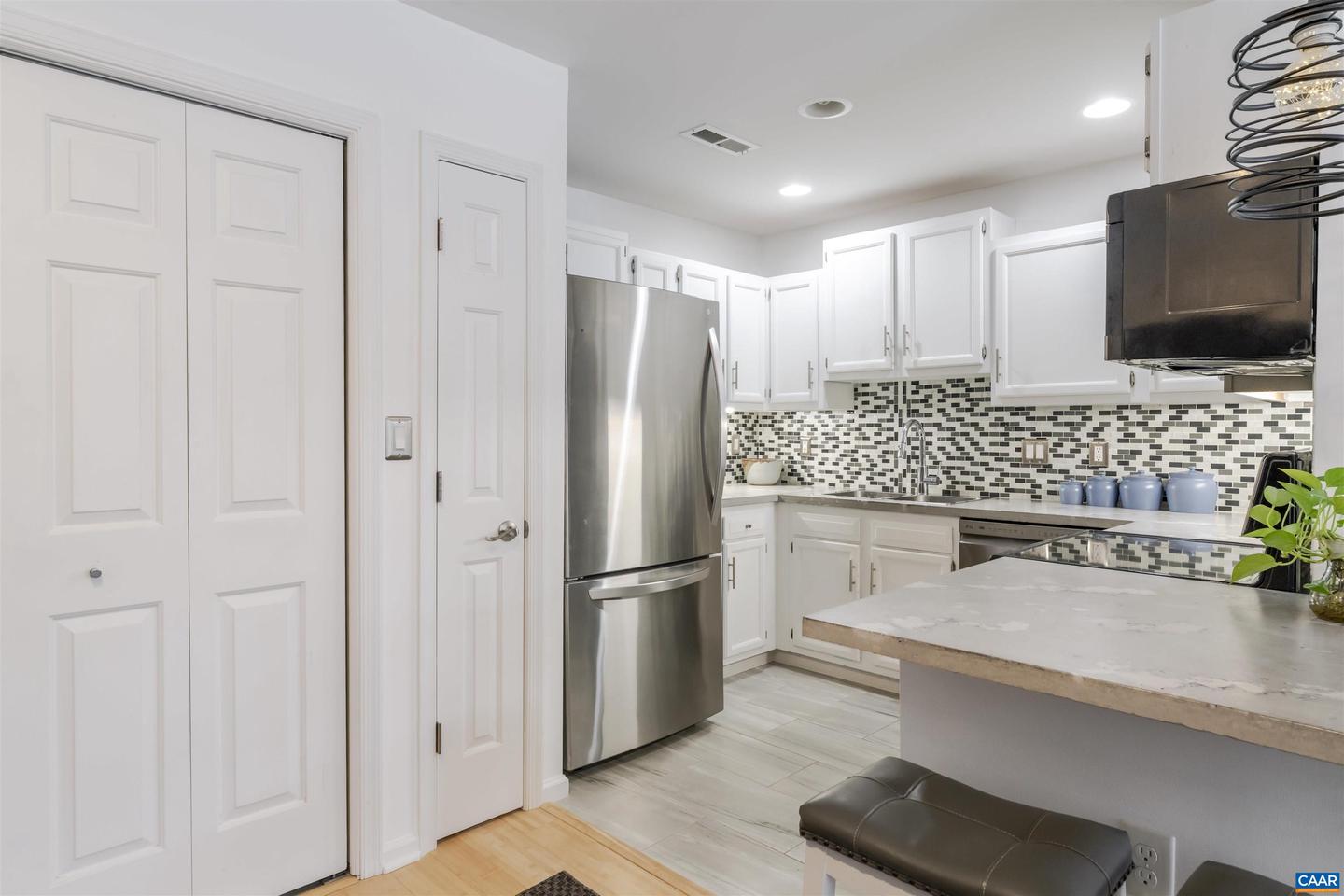 1301 CREEKSIDE DR, CHARLOTTESVILLE, Virginia 22902, 3 Bedrooms Bedrooms, ,2 BathroomsBathrooms,Residential,For sale,1301 CREEKSIDE DR,673102 MLS # 673102