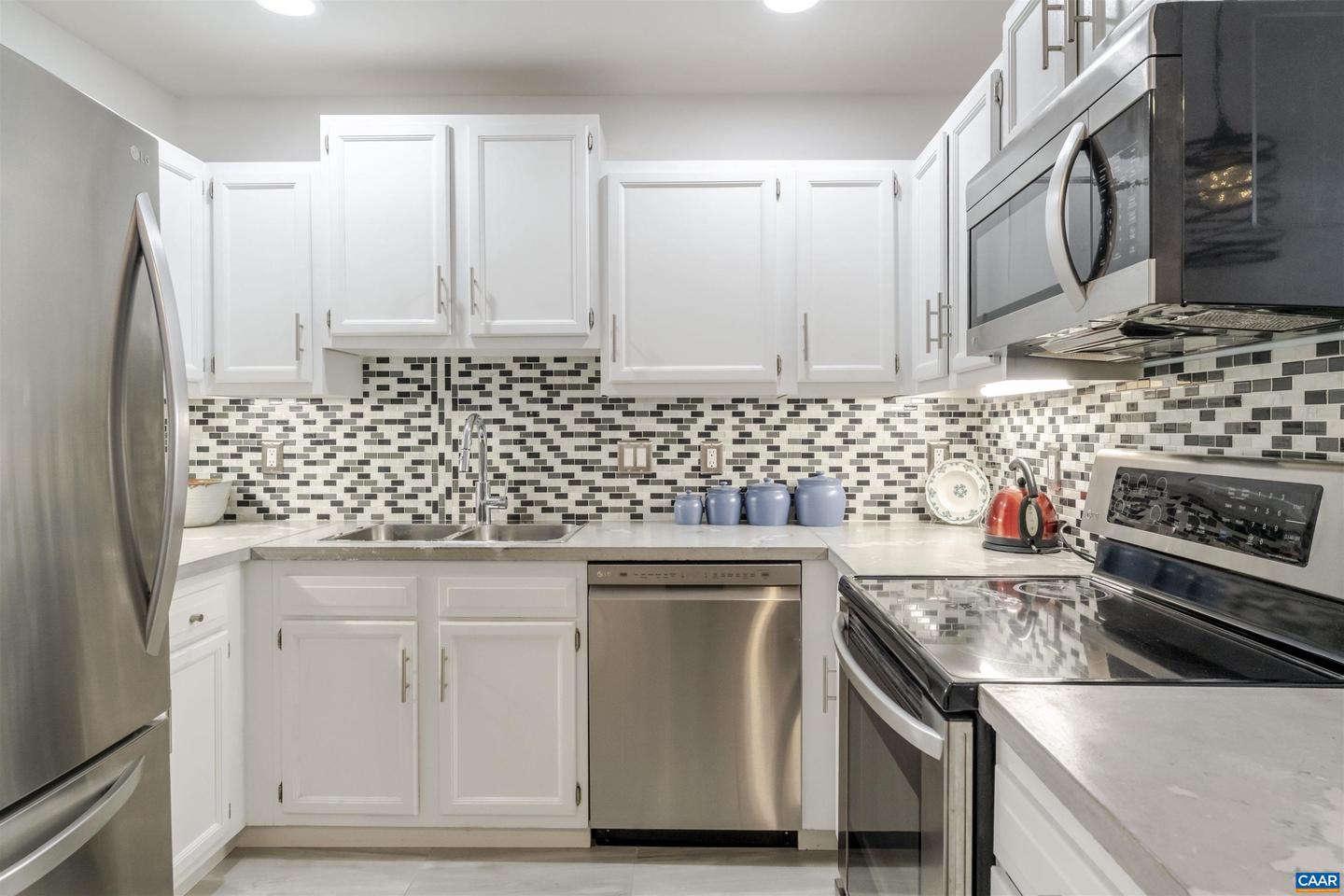 1301 CREEKSIDE DR, CHARLOTTESVILLE, Virginia 22902, 3 Bedrooms Bedrooms, ,2 BathroomsBathrooms,Residential,For sale,1301 CREEKSIDE DR,673102 MLS # 673102