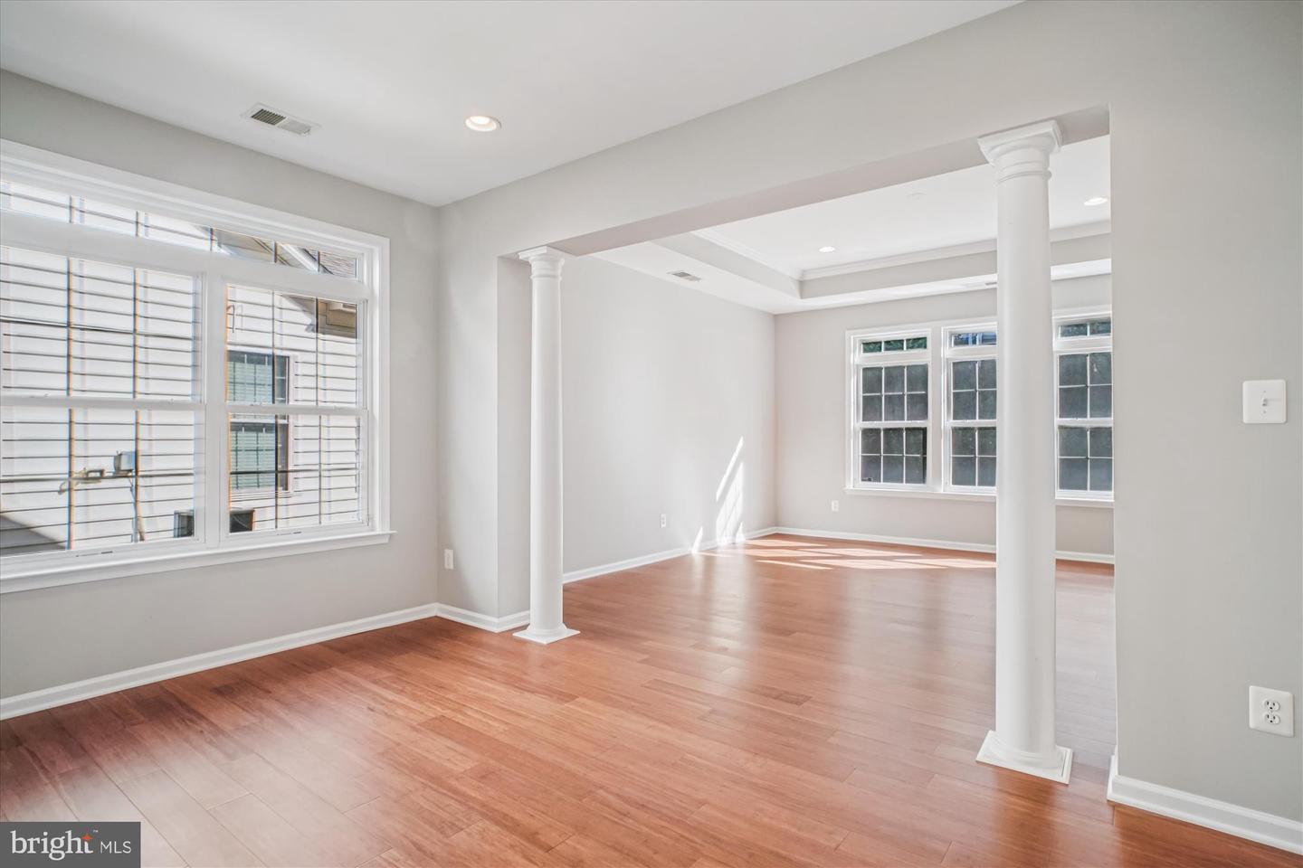 20763 CRESCENT POINTE PL, ASHBURN, Virginia 20147, 3 Bedrooms Bedrooms, ,3 BathroomsBathrooms,Residential,For sale,20763 CRESCENT POINTE PL,VALO2115330 MLS # VALO2115330