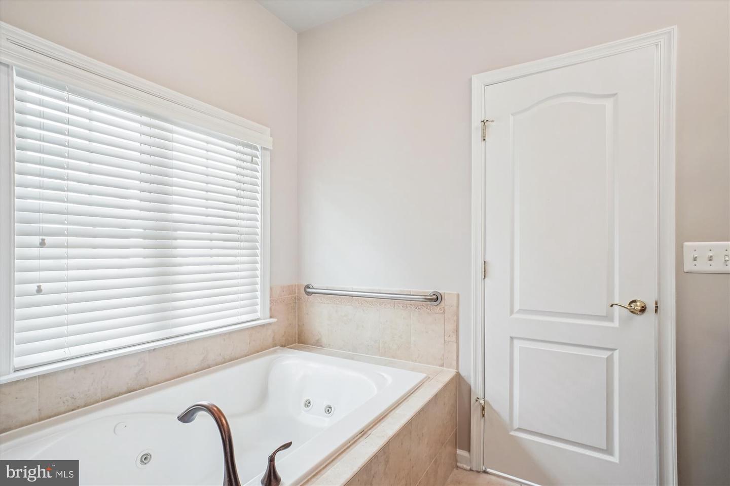 20763 CRESCENT POINTE PL, ASHBURN, Virginia 20147, 3 Bedrooms Bedrooms, ,3 BathroomsBathrooms,Residential,For sale,20763 CRESCENT POINTE PL,VALO2115330 MLS # VALO2115330