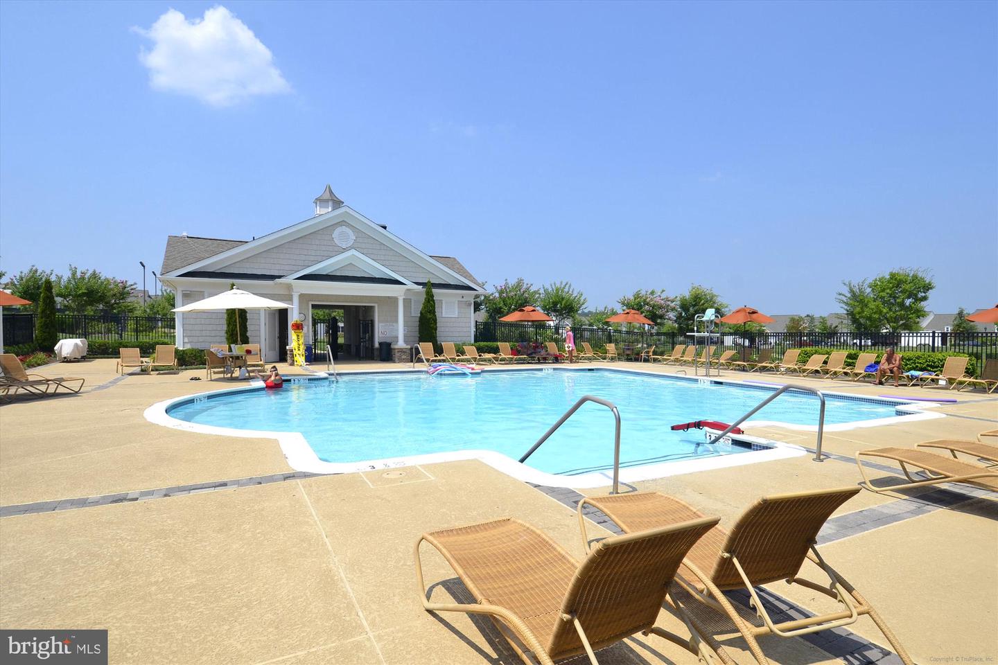 20763 CRESCENT POINTE PL, ASHBURN, Virginia 20147, 3 Bedrooms Bedrooms, ,3 BathroomsBathrooms,Residential,For sale,20763 CRESCENT POINTE PL,VALO2115330 MLS # VALO2115330