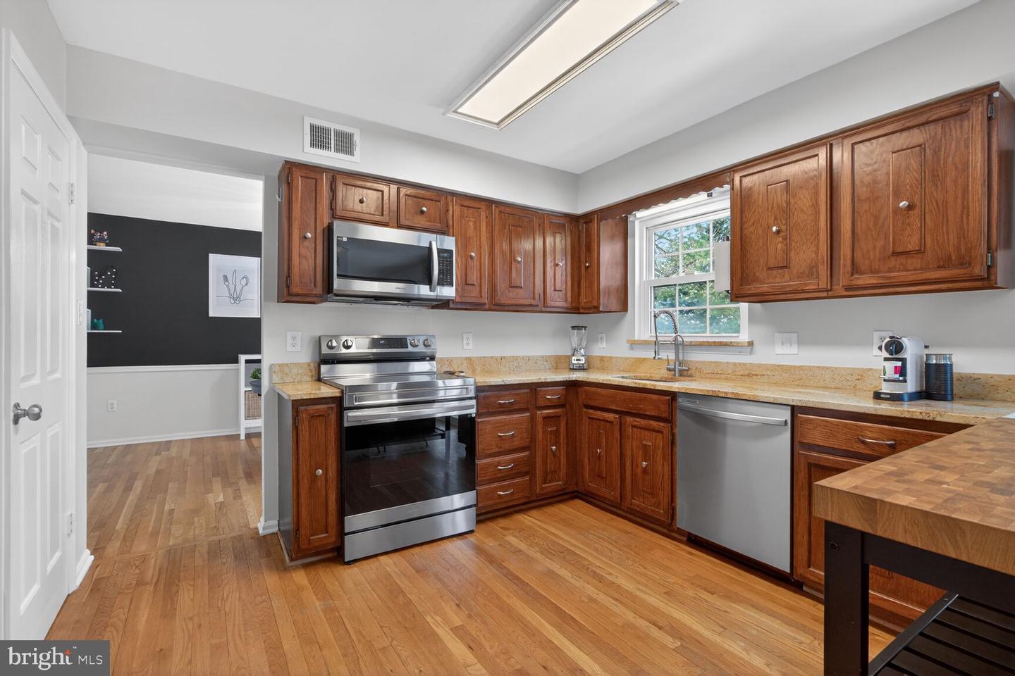 5610 WOOD THRUSH CT, FAIRFAX, Virginia 22032, 5 Bedrooms Bedrooms, ,2 BathroomsBathrooms,Residential,For sale,5610 WOOD THRUSH CT,VAFX2289302 MLS # VAFX2289302