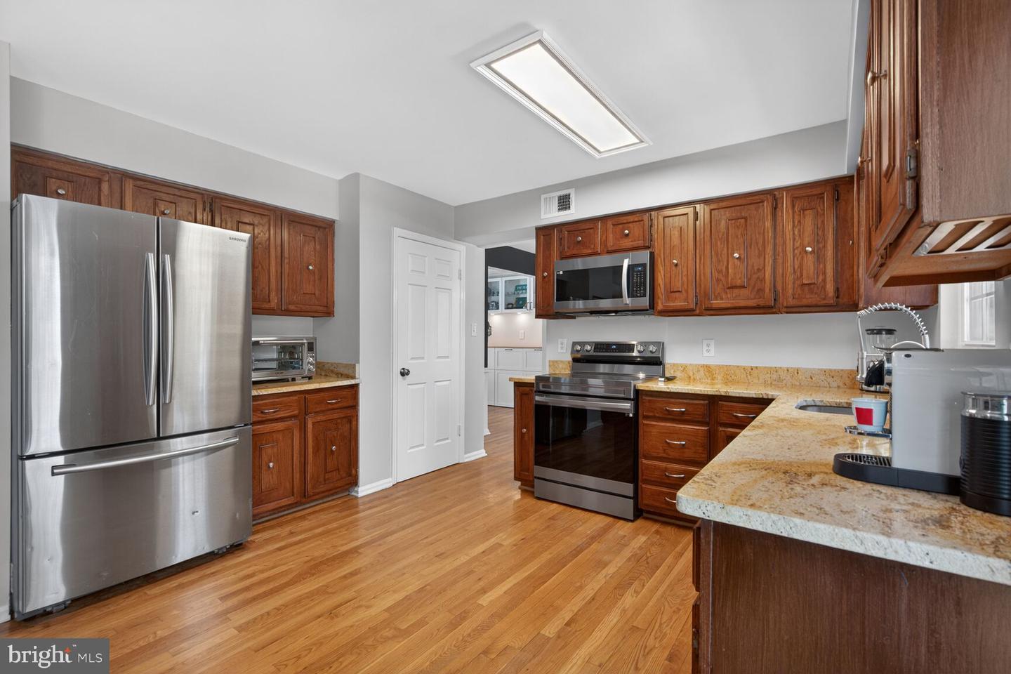 5610 WOOD THRUSH CT, FAIRFAX, Virginia 22032, 5 Bedrooms Bedrooms, ,2 BathroomsBathrooms,Residential,For sale,5610 WOOD THRUSH CT,VAFX2289302 MLS # VAFX2289302