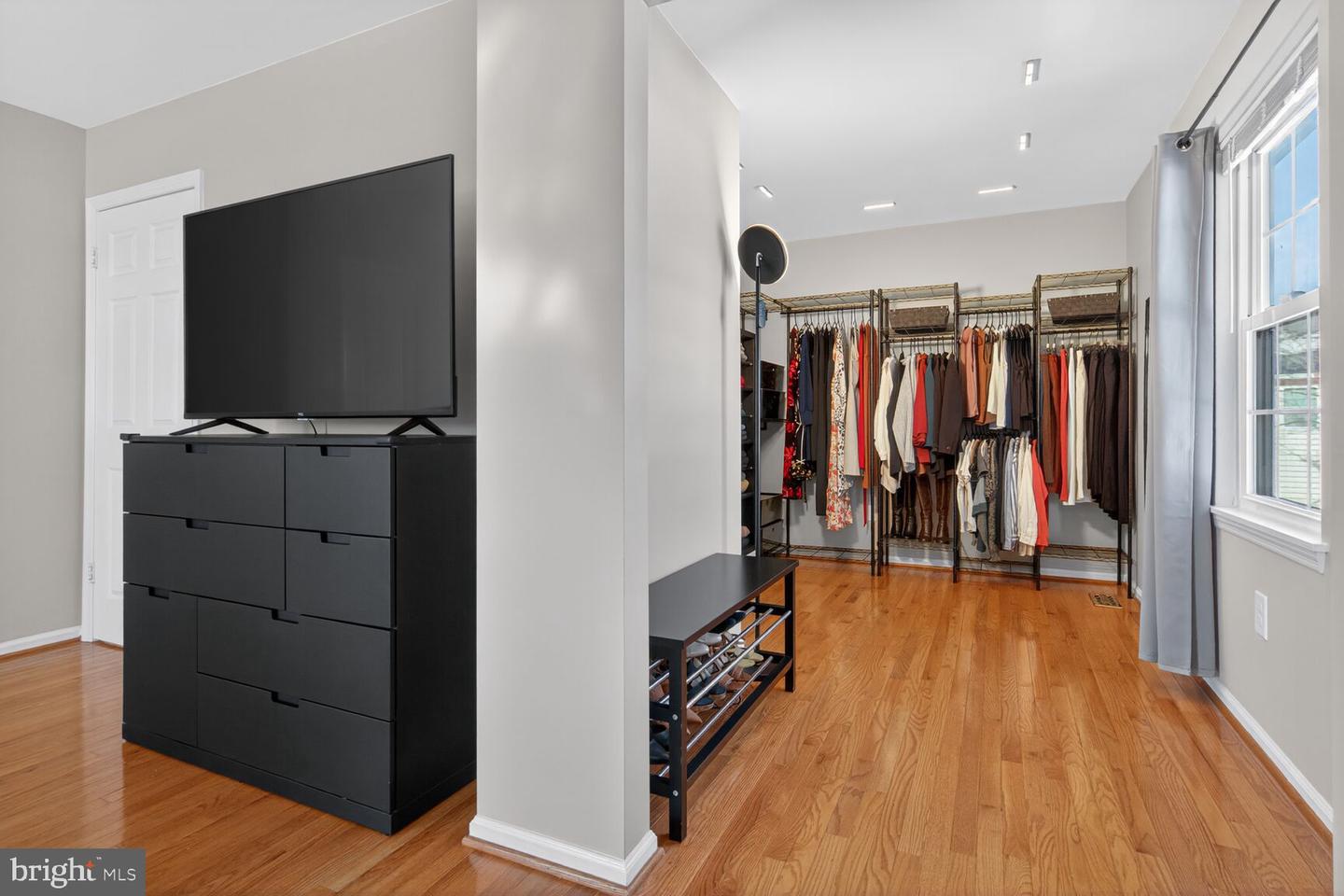 5610 WOOD THRUSH CT, FAIRFAX, Virginia 22032, 5 Bedrooms Bedrooms, ,2 BathroomsBathrooms,Residential,For sale,5610 WOOD THRUSH CT,VAFX2289302 MLS # VAFX2289302