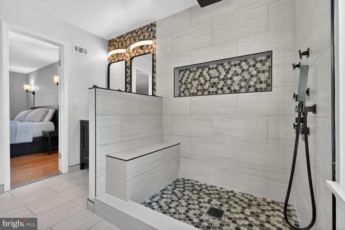 5610 WOOD THRUSH CT, FAIRFAX, Virginia 22032, 5 Bedrooms Bedrooms, ,2 BathroomsBathrooms,Residential,For sale,5610 WOOD THRUSH CT,VAFX2289302 MLS # VAFX2289302