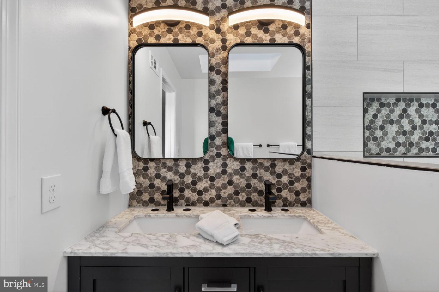 5610 WOOD THRUSH CT, FAIRFAX, Virginia 22032, 5 Bedrooms Bedrooms, ,2 BathroomsBathrooms,Residential,For sale,5610 WOOD THRUSH CT,VAFX2289302 MLS # VAFX2289302