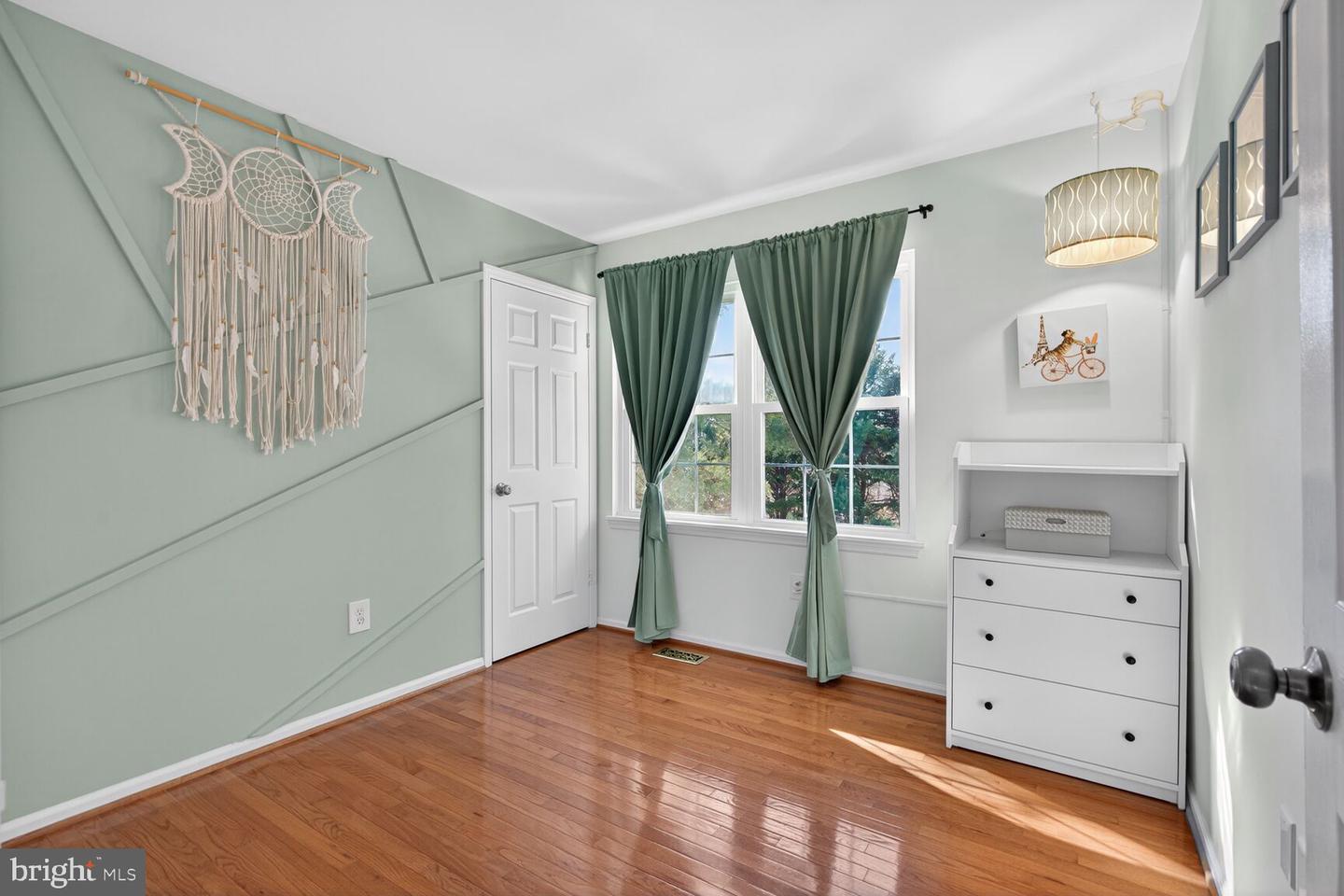 5610 WOOD THRUSH CT, FAIRFAX, Virginia 22032, 5 Bedrooms Bedrooms, ,2 BathroomsBathrooms,Residential,For sale,5610 WOOD THRUSH CT,VAFX2289302 MLS # VAFX2289302