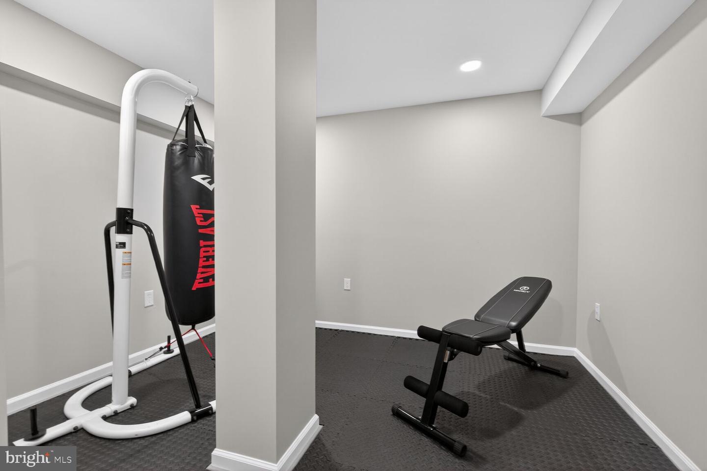 5610 WOOD THRUSH CT, FAIRFAX, Virginia 22032, 5 Bedrooms Bedrooms, ,2 BathroomsBathrooms,Residential,For sale,5610 WOOD THRUSH CT,VAFX2289302 MLS # VAFX2289302