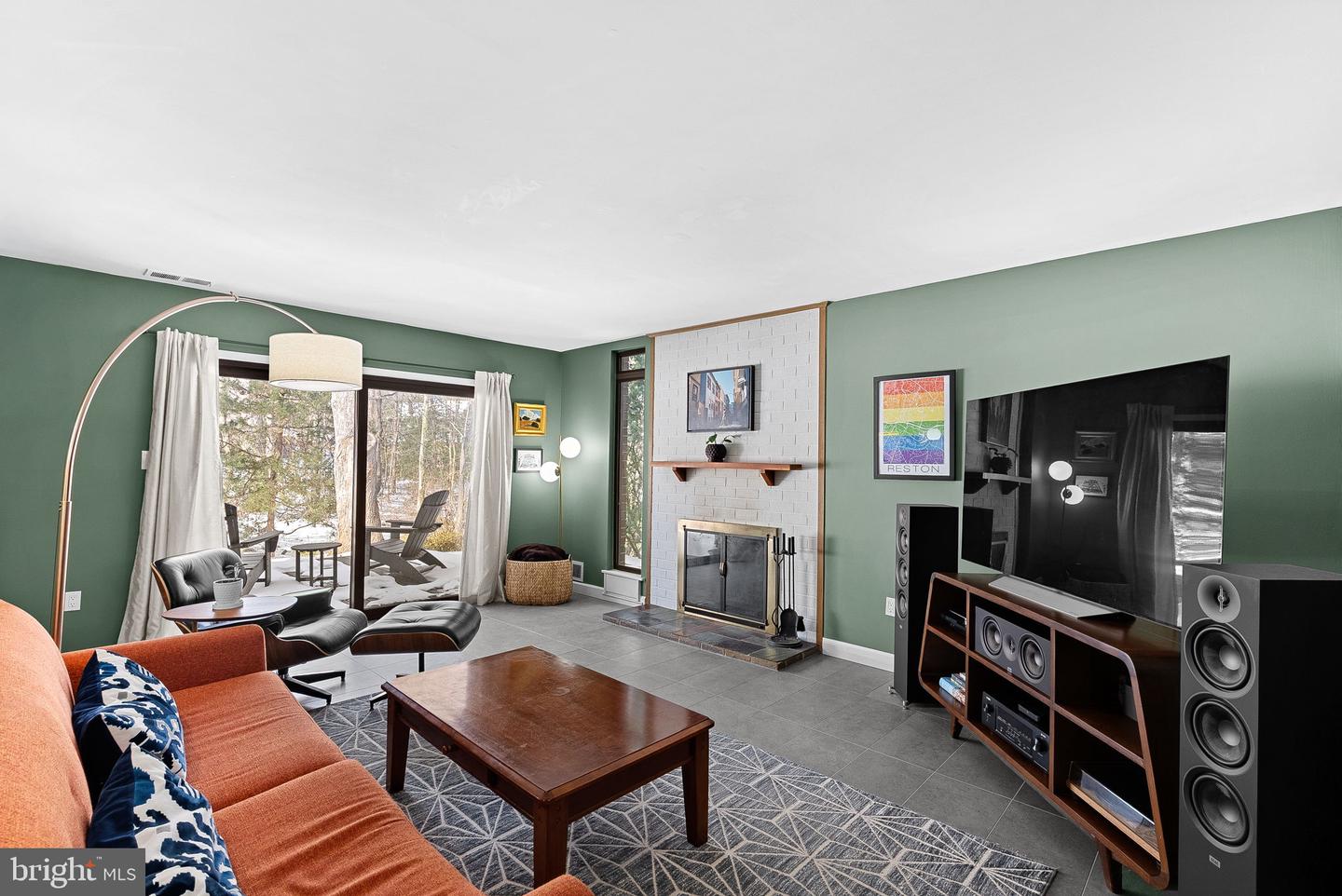 1628 GREENBRIAR CT, RESTON, Virginia 20190, 4 Bedrooms Bedrooms, ,2 BathroomsBathrooms,Residential,For sale,1628 GREENBRIAR CT,VAFX2289320 MLS # VAFX2289320