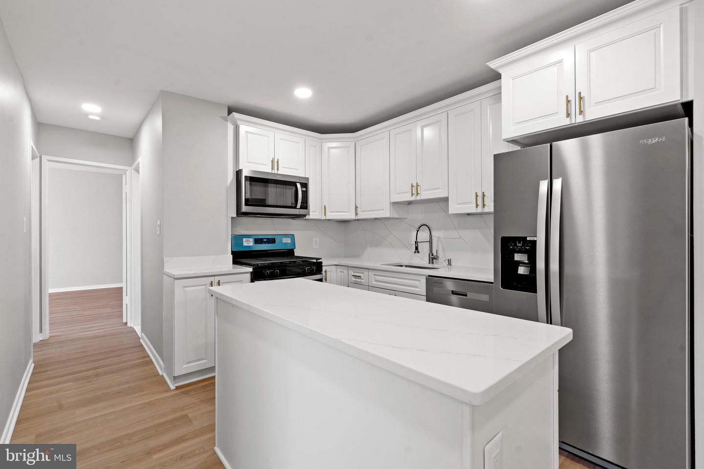 10171 FAIR WOODS DR #301, FAIRFAX, Virginia 22030, 2 Bedrooms Bedrooms, ,1 BathroomBathrooms,Residential,For sale,10171 FAIR WOODS DR #301,VAFC2007740 MLS # VAFC2007740