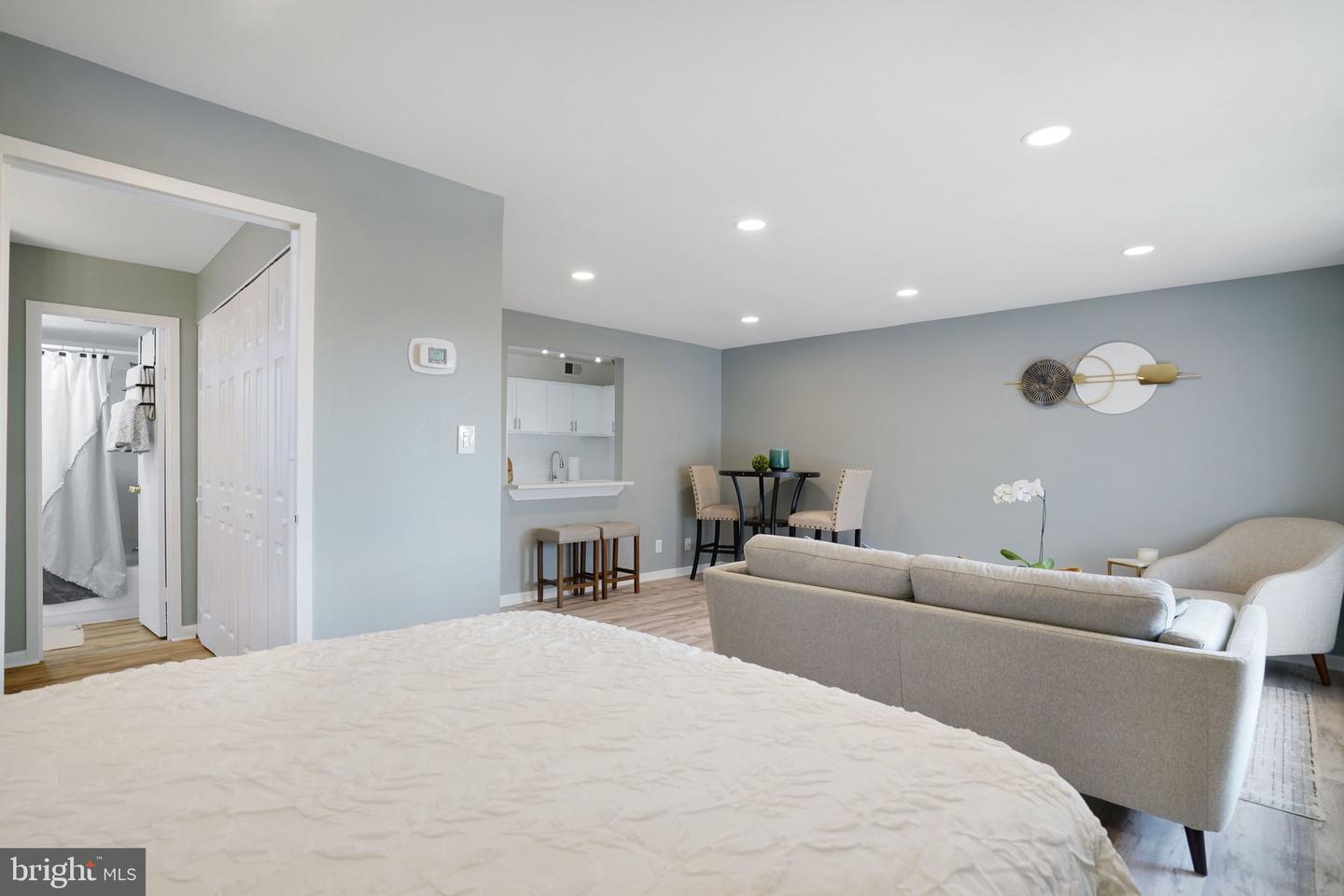 3100 S MANCHESTER ST #909, FALLS CHURCH, Virginia 22044, 1 Room Rooms,1 BathroomBathrooms,Residential,For sale,3100 S MANCHESTER ST #909,VAFX2289400 MLS # VAFX2289400