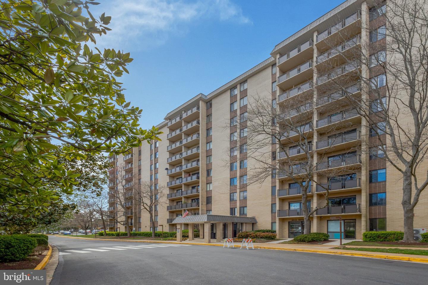 3100 S MANCHESTER ST #909, FALLS CHURCH, Virginia 22044, 1 Room Rooms,1 BathroomBathrooms,Residential,For sale,3100 S MANCHESTER ST #909,VAFX2289400 MLS # VAFX2289400