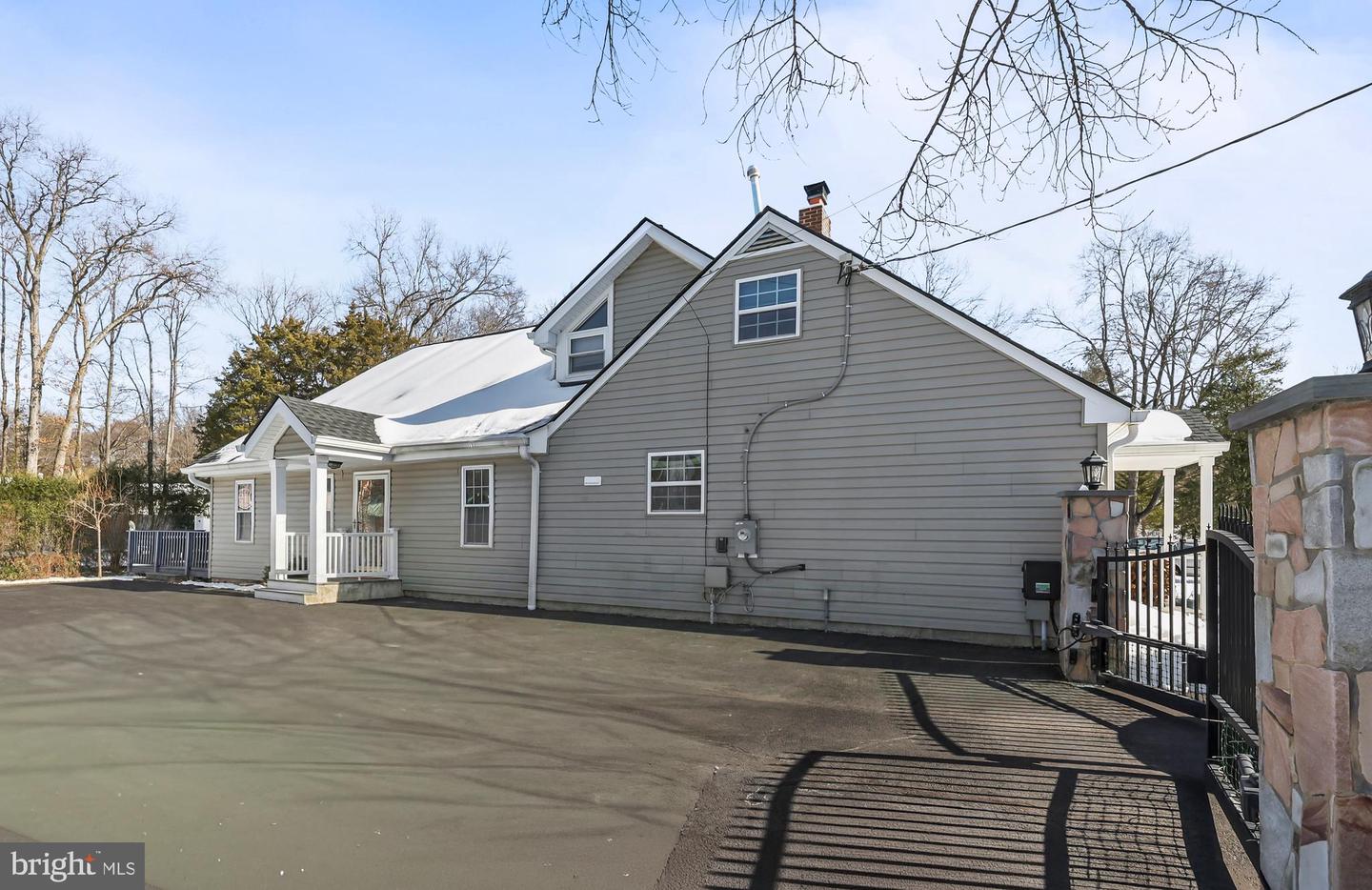 3031 DASHIELL RD, FALLS CHURCH, Virginia 22042, 5 Bedrooms Bedrooms, ,3 BathroomsBathrooms,Residential,For sale,3031 DASHIELL RD,VAFX2289424 MLS # VAFX2289424