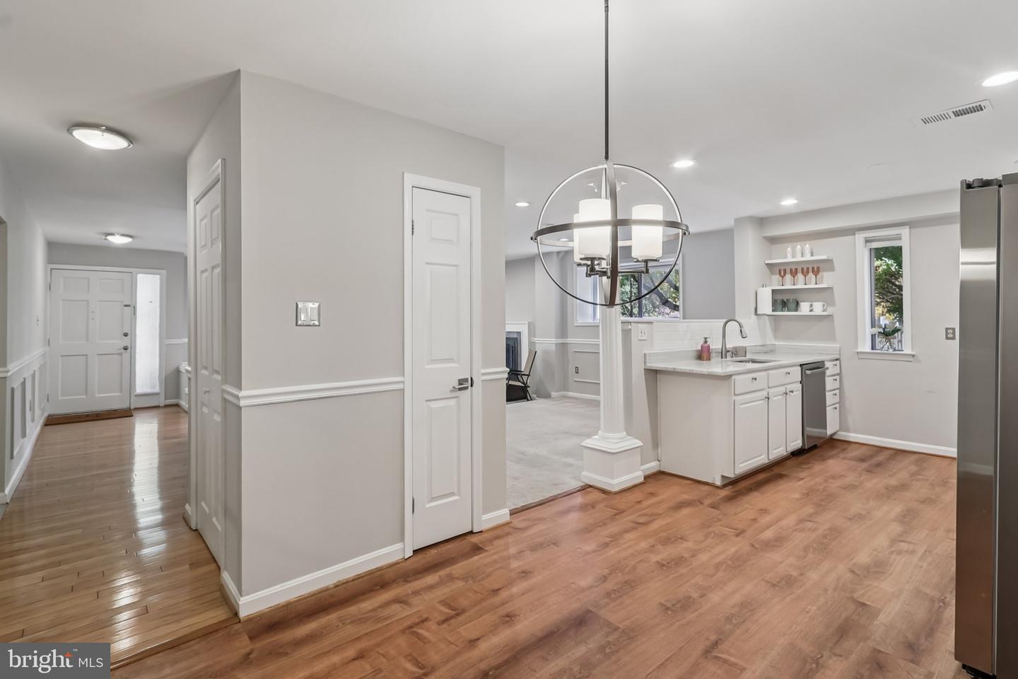 3769 PERSIMMON CIR, FAIRFAX, Virginia 22031, 2 Bedrooms Bedrooms, 6 Rooms Rooms,2 BathroomsBathrooms,Residential,For sale,3769 PERSIMMON CIR,VAFX2289486 MLS # VAFX2289486