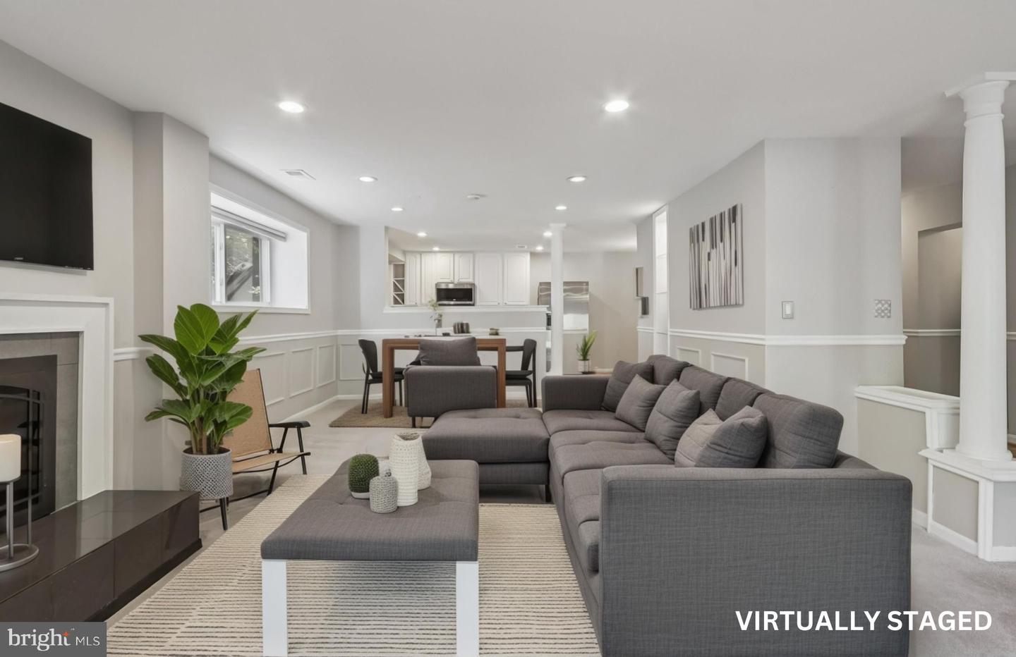 3769 PERSIMMON CIR, FAIRFAX, Virginia 22031, 2 Bedrooms Bedrooms, 6 Rooms Rooms,2 BathroomsBathrooms,Residential,For sale,3769 PERSIMMON CIR,VAFX2289486 MLS # VAFX2289486