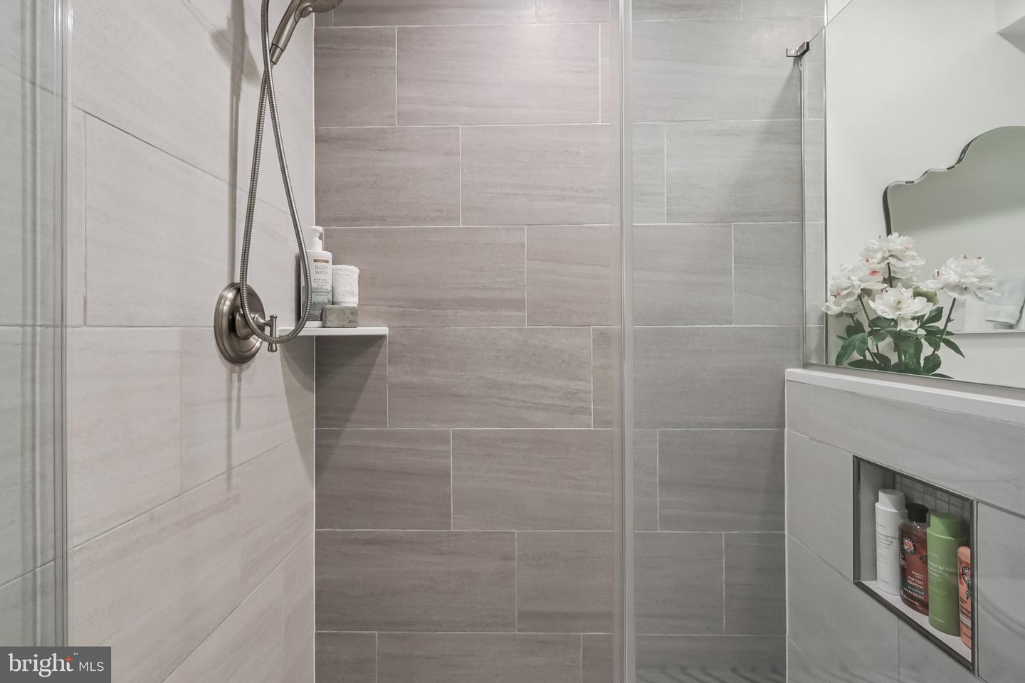 3769 PERSIMMON CIR, FAIRFAX, Virginia 22031, 2 Bedrooms Bedrooms, 6 Rooms Rooms,2 BathroomsBathrooms,Residential,For sale,3769 PERSIMMON CIR,VAFX2289486 MLS # VAFX2289486