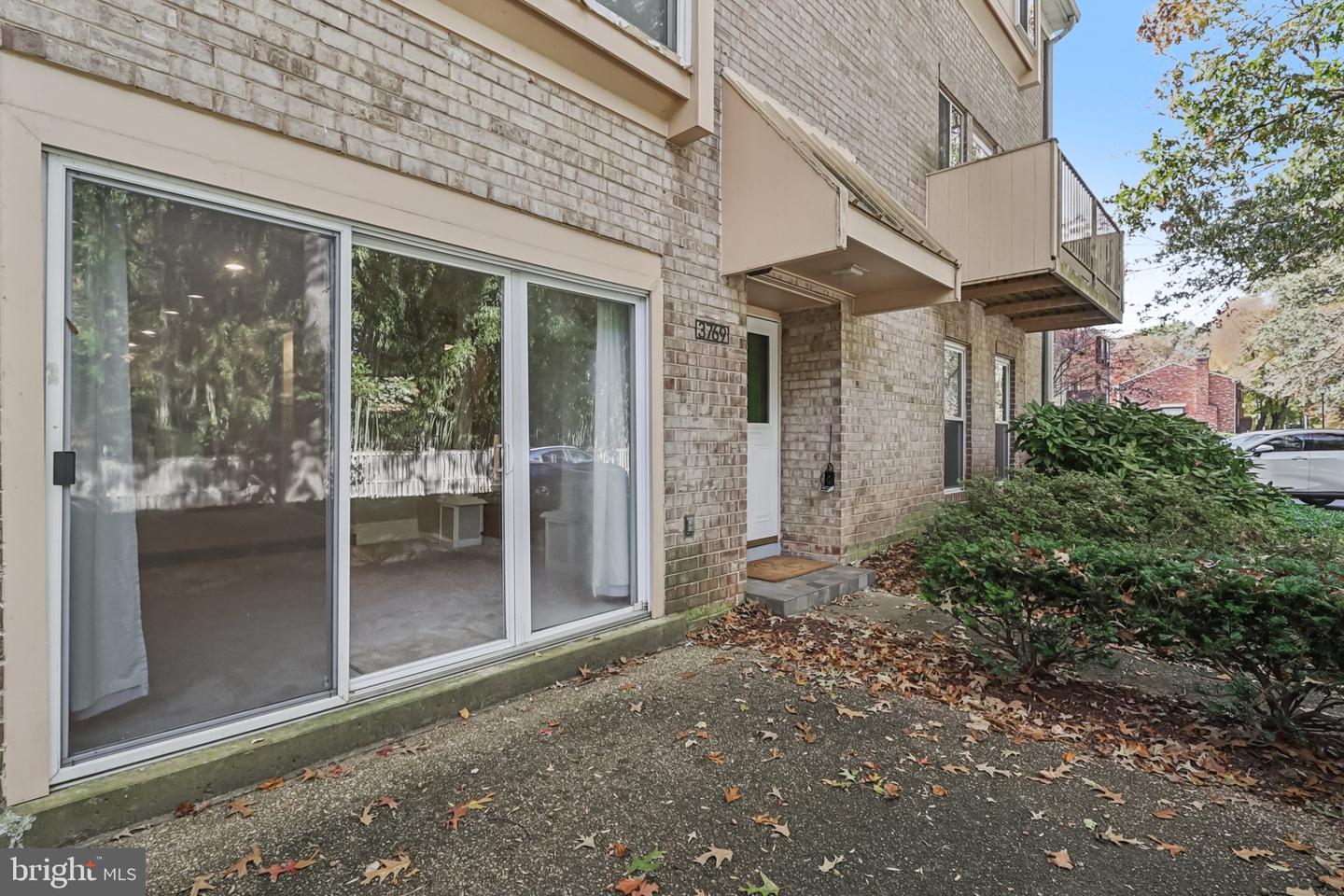 3769 PERSIMMON CIR, FAIRFAX, Virginia 22031, 2 Bedrooms Bedrooms, 6 Rooms Rooms,2 BathroomsBathrooms,Residential,For sale,3769 PERSIMMON CIR,VAFX2289486 MLS # VAFX2289486