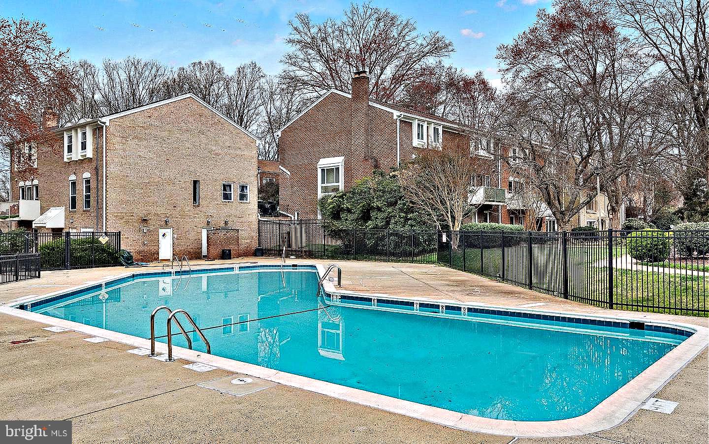 3769 PERSIMMON CIR, FAIRFAX, Virginia 22031, 2 Bedrooms Bedrooms, 6 Rooms Rooms,2 BathroomsBathrooms,Residential,For sale,3769 PERSIMMON CIR,VAFX2289486 MLS # VAFX2289486