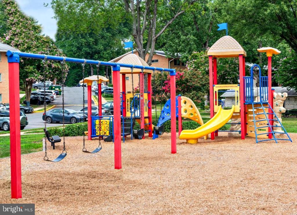 3769 PERSIMMON CIR, FAIRFAX, Virginia 22031, 2 Bedrooms Bedrooms, 6 Rooms Rooms,2 BathroomsBathrooms,Residential,For sale,3769 PERSIMMON CIR,VAFX2289486 MLS # VAFX2289486