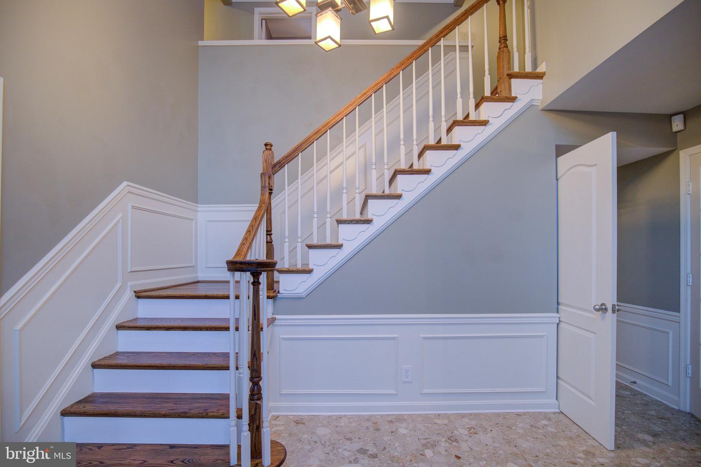 5408 HEATHERFORD CT, FAIRFAX, Virginia 22030, 4 Bedrooms Bedrooms, ,3 BathroomsBathrooms,Residential,For sale,5408 HEATHERFORD CT,VAFX2289490 MLS # VAFX2289490