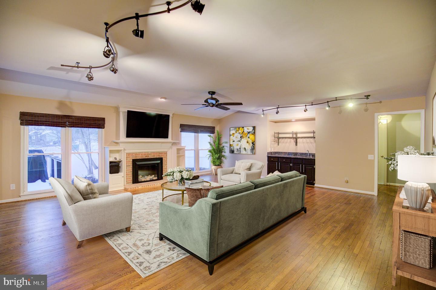 5408 HEATHERFORD CT, FAIRFAX, Virginia 22030, 4 Bedrooms Bedrooms, ,3 BathroomsBathrooms,Residential,For sale,5408 HEATHERFORD CT,VAFX2289490 MLS # VAFX2289490