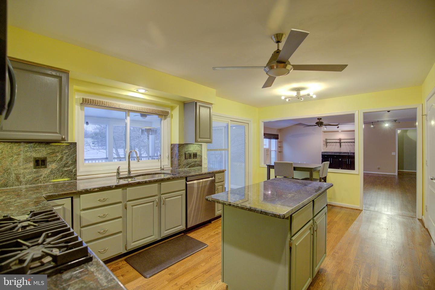 5408 HEATHERFORD CT, FAIRFAX, Virginia 22030, 4 Bedrooms Bedrooms, ,3 BathroomsBathrooms,Residential,For sale,5408 HEATHERFORD CT,VAFX2289490 MLS # VAFX2289490