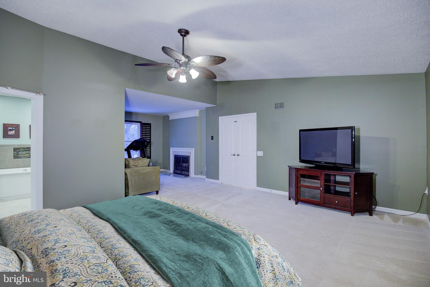 5408 HEATHERFORD CT, FAIRFAX, Virginia 22030, 4 Bedrooms Bedrooms, ,3 BathroomsBathrooms,Residential,For sale,5408 HEATHERFORD CT,VAFX2289490 MLS # VAFX2289490