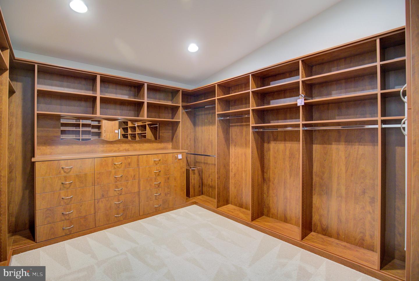 5408 HEATHERFORD CT, FAIRFAX, Virginia 22030, 4 Bedrooms Bedrooms, ,3 BathroomsBathrooms,Residential,For sale,5408 HEATHERFORD CT,VAFX2289490 MLS # VAFX2289490