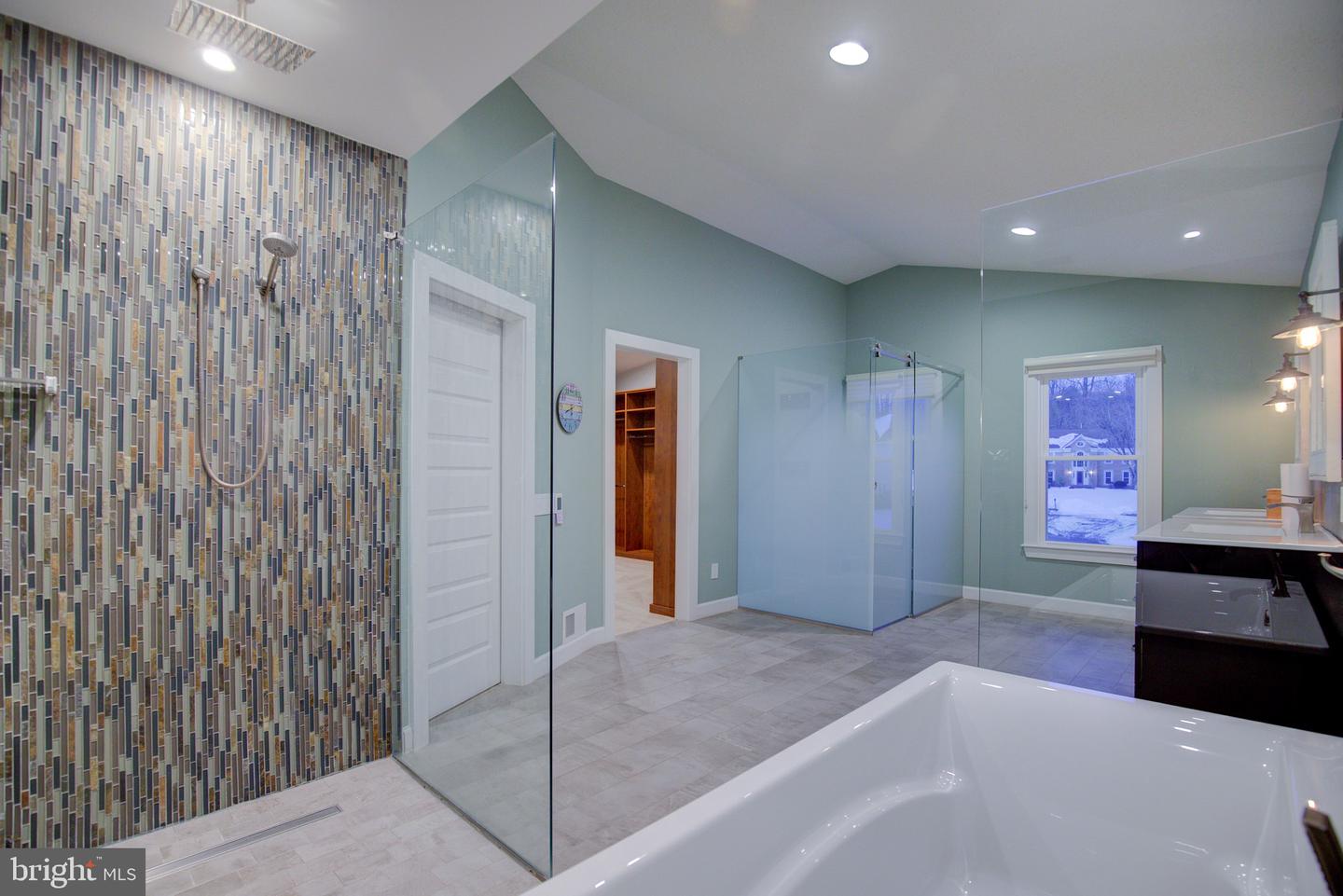 5408 HEATHERFORD CT, FAIRFAX, Virginia 22030, 4 Bedrooms Bedrooms, ,3 BathroomsBathrooms,Residential,For sale,5408 HEATHERFORD CT,VAFX2289490 MLS # VAFX2289490