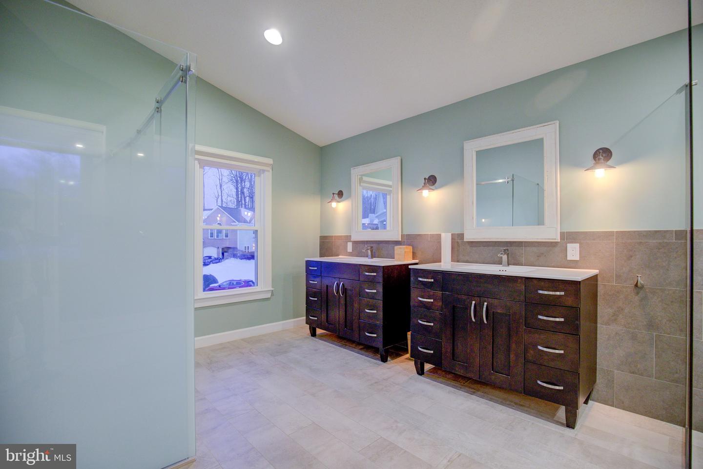 5408 HEATHERFORD CT, FAIRFAX, Virginia 22030, 4 Bedrooms Bedrooms, ,3 BathroomsBathrooms,Residential,For sale,5408 HEATHERFORD CT,VAFX2289490 MLS # VAFX2289490