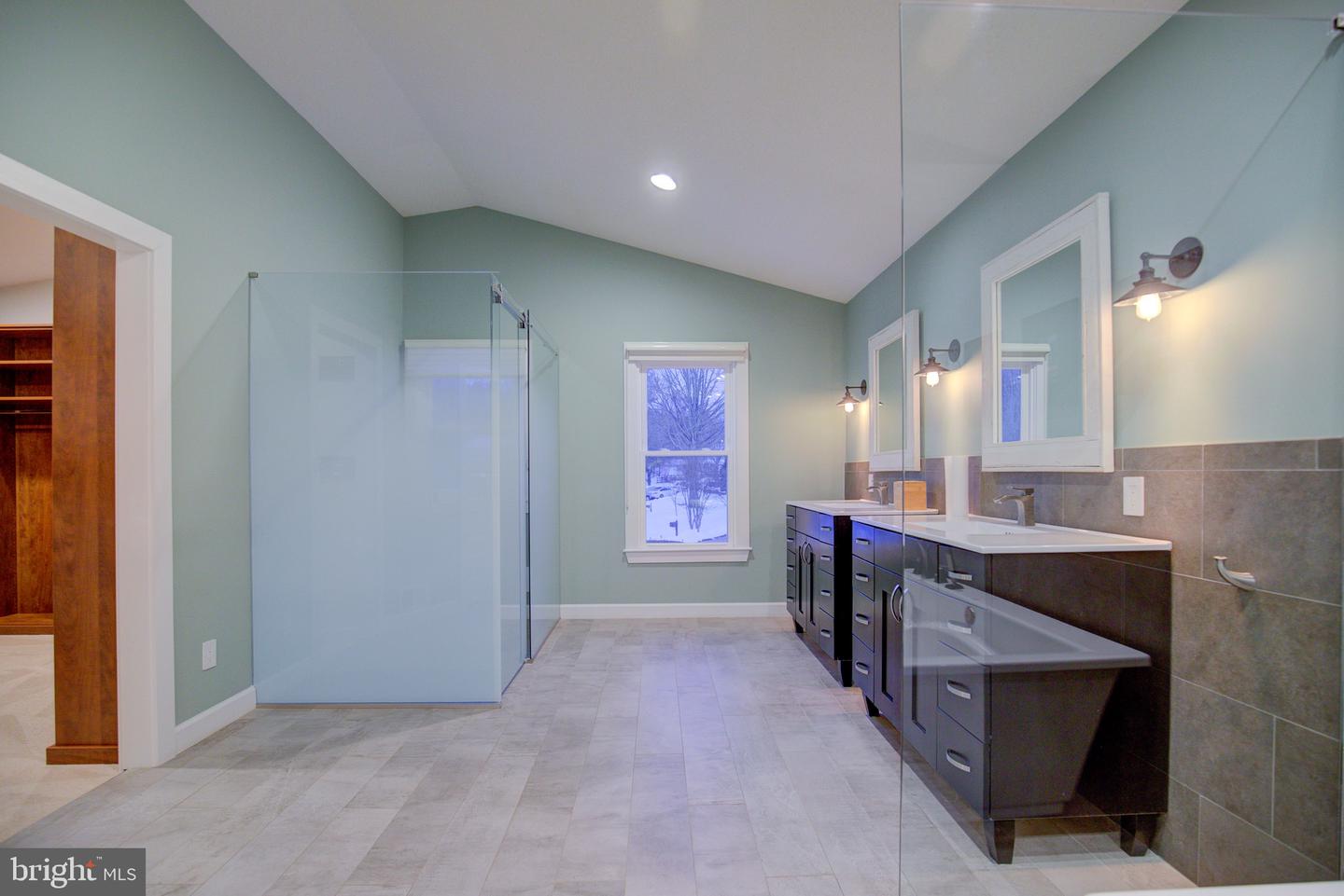 5408 HEATHERFORD CT, FAIRFAX, Virginia 22030, 4 Bedrooms Bedrooms, ,3 BathroomsBathrooms,Residential,For sale,5408 HEATHERFORD CT,VAFX2289490 MLS # VAFX2289490