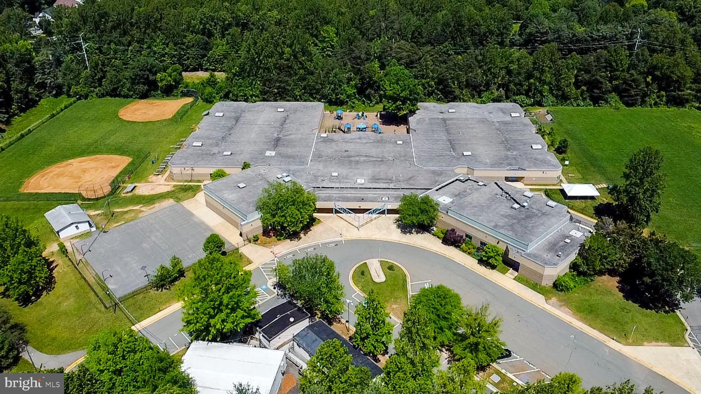 5408 HEATHERFORD CT, FAIRFAX, Virginia 22030, 4 Bedrooms Bedrooms, ,3 BathroomsBathrooms,Residential,For sale,5408 HEATHERFORD CT,VAFX2289490 MLS # VAFX2289490