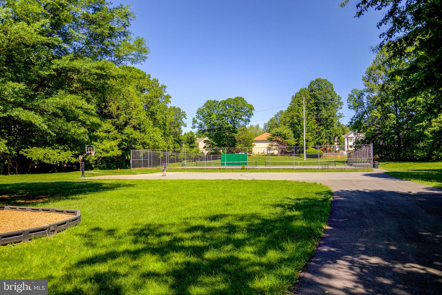 5408 HEATHERFORD CT, FAIRFAX, Virginia 22030, 4 Bedrooms Bedrooms, ,3 BathroomsBathrooms,Residential,For sale,5408 HEATHERFORD CT,VAFX2289490 MLS # VAFX2289490