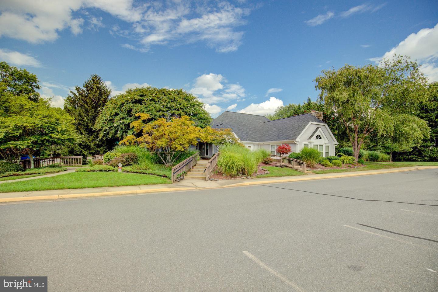 5408 HEATHERFORD CT, FAIRFAX, Virginia 22030, 4 Bedrooms Bedrooms, ,3 BathroomsBathrooms,Residential,For sale,5408 HEATHERFORD CT,VAFX2289490 MLS # VAFX2289490