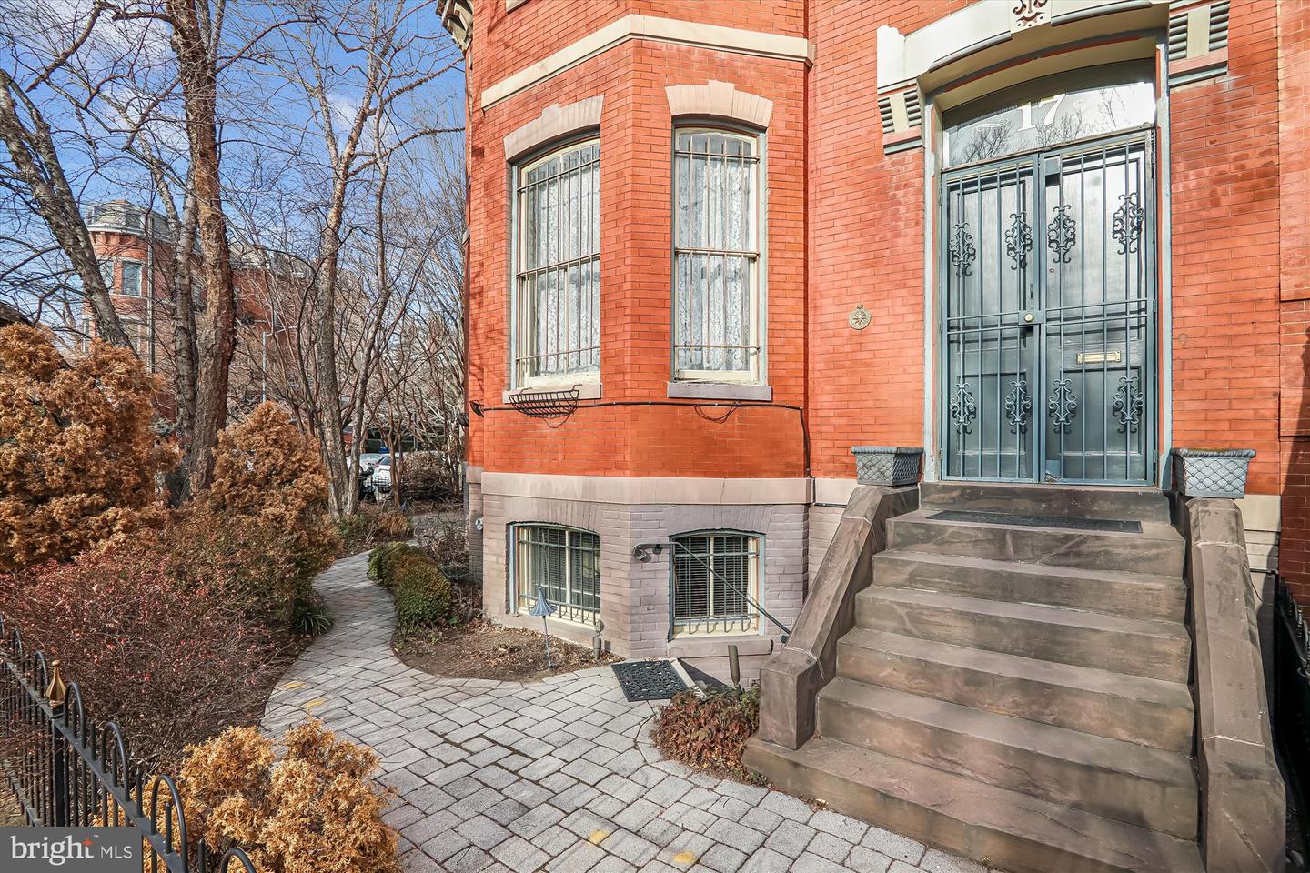 17 LOGAN CIR NW, WASHINGTON, District Of Columbia 20005, 6 Bedrooms Bedrooms, ,3 BathroomsBathrooms,Residential,For sale,17 LOGAN CIR NW,DCDC2245054 MLS # DCDC2245054