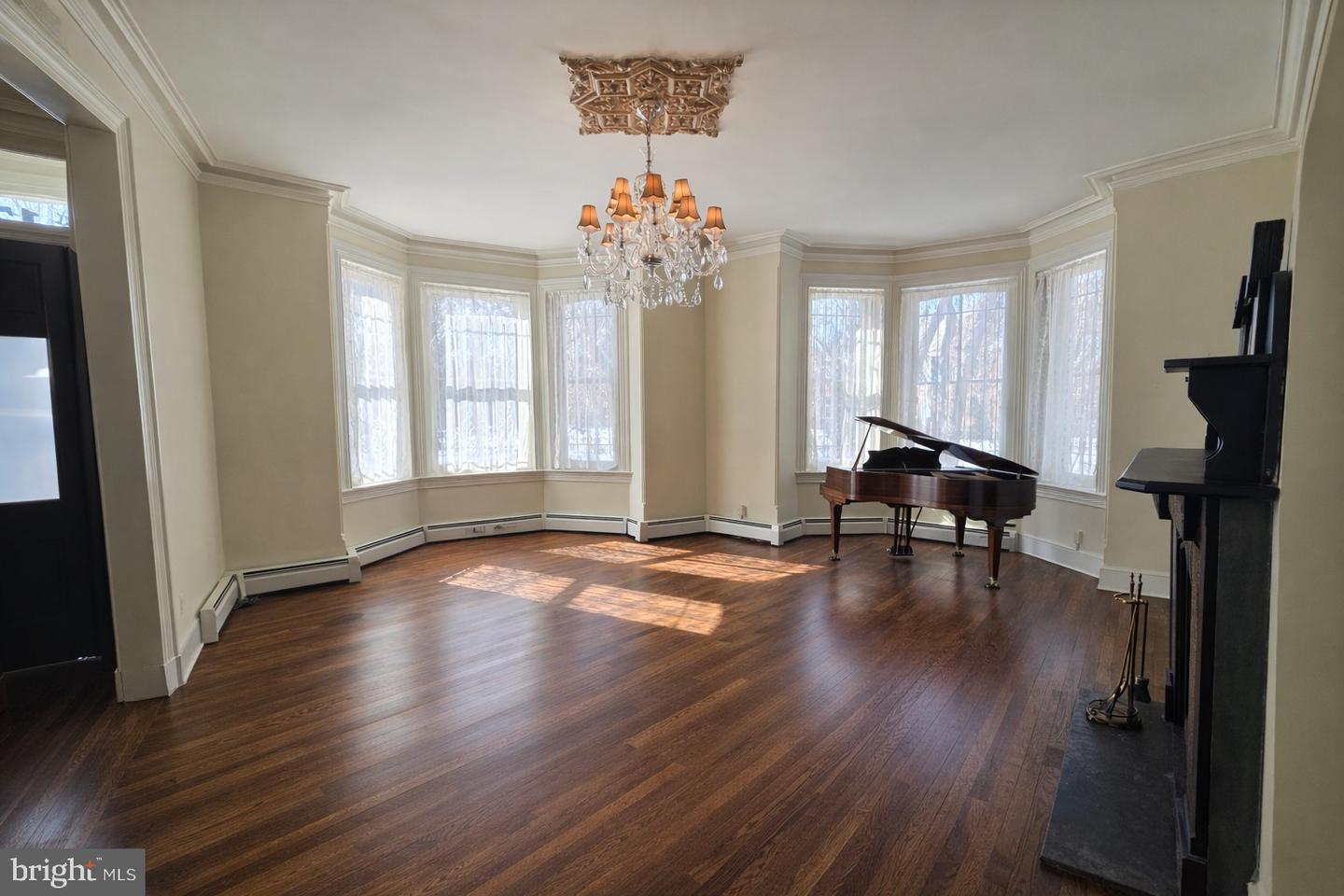 17 LOGAN CIR NW, WASHINGTON, District Of Columbia 20005, 6 Bedrooms Bedrooms, ,3 BathroomsBathrooms,Residential,For sale,17 LOGAN CIR NW,DCDC2245054 MLS # DCDC2245054