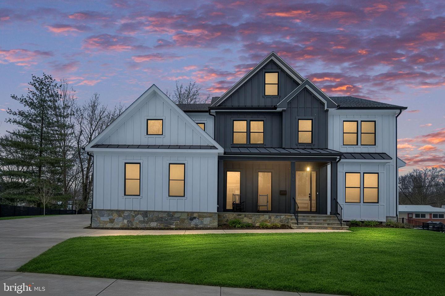 516 VALLEY DR SE, VIENNA, Virginia 22180, 6 Bedrooms Bedrooms, 23 Rooms Rooms,6 BathroomsBathrooms,Residential,For sale,516 VALLEY DR SE,VAFX2289572 MLS # VAFX2289572