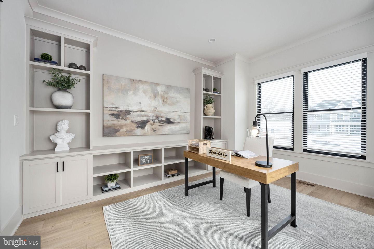 516 VALLEY DR SE, VIENNA, Virginia 22180, 6 Bedrooms Bedrooms, 23 Rooms Rooms,6 BathroomsBathrooms,Residential,For sale,516 VALLEY DR SE,VAFX2289572 MLS # VAFX2289572