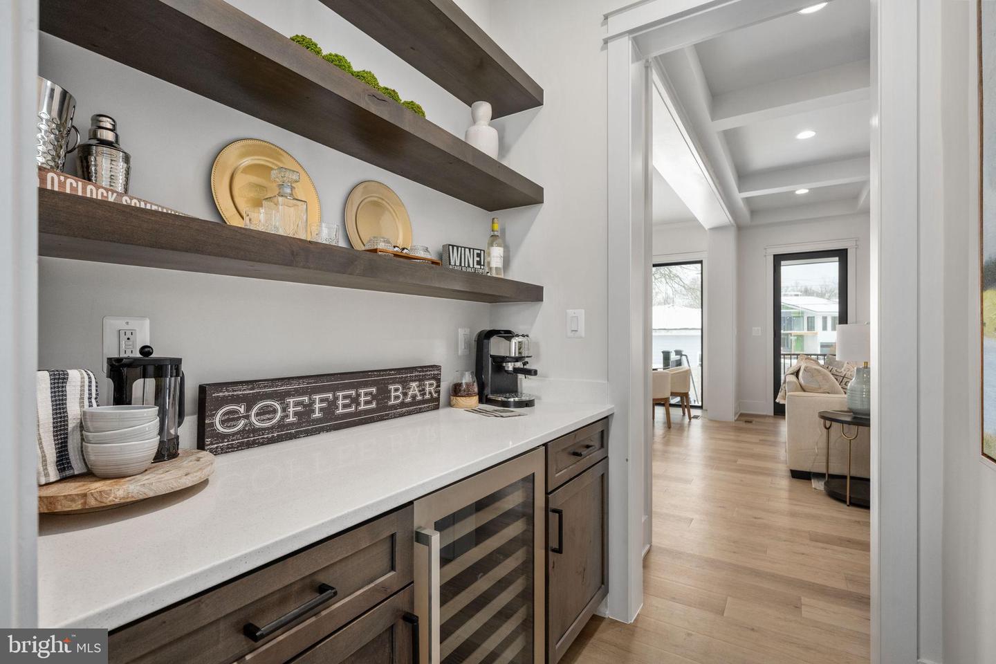 516 VALLEY DR SE, VIENNA, Virginia 22180, 6 Bedrooms Bedrooms, 23 Rooms Rooms,6 BathroomsBathrooms,Residential,For sale,516 VALLEY DR SE,VAFX2289572 MLS # VAFX2289572