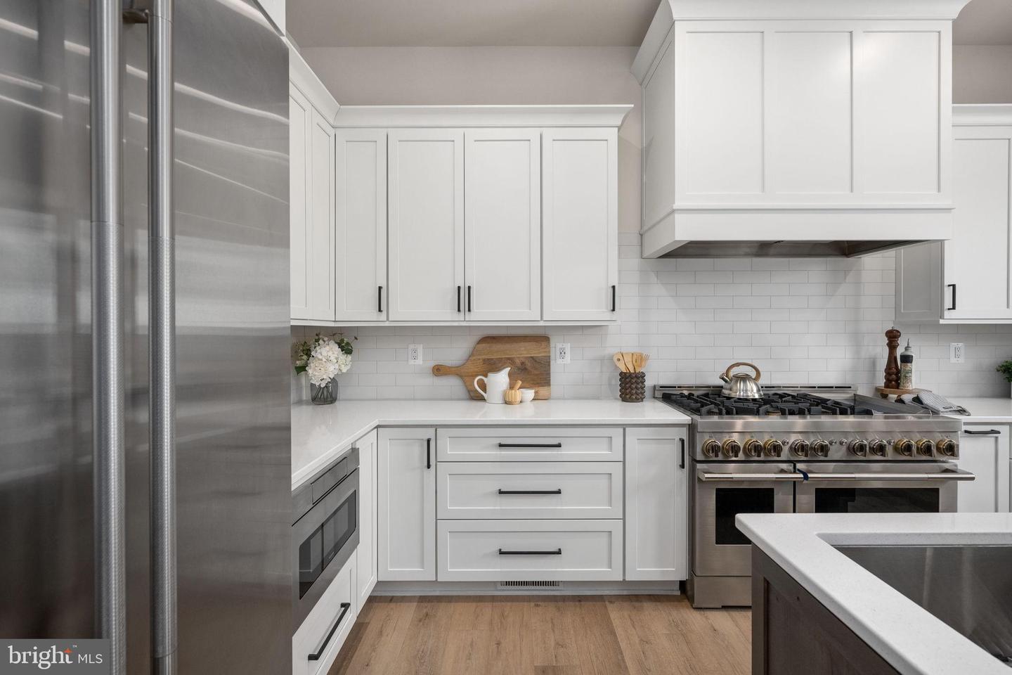 516 VALLEY DR SE, VIENNA, Virginia 22180, 6 Bedrooms Bedrooms, 23 Rooms Rooms,6 BathroomsBathrooms,Residential,For sale,516 VALLEY DR SE,VAFX2289572 MLS # VAFX2289572