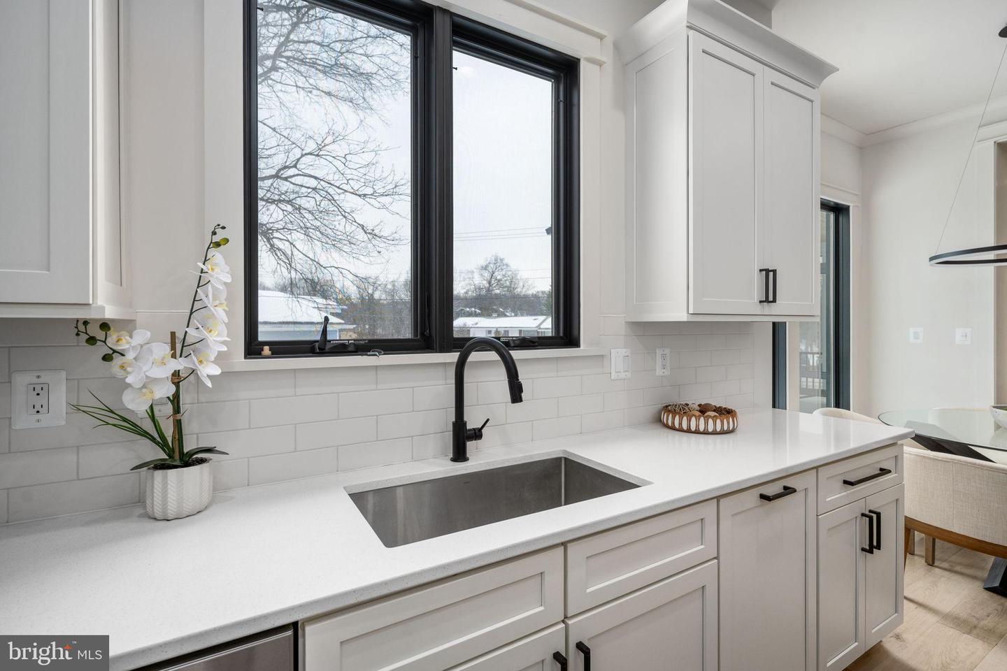 516 VALLEY DR SE, VIENNA, Virginia 22180, 6 Bedrooms Bedrooms, 23 Rooms Rooms,6 BathroomsBathrooms,Residential,For sale,516 VALLEY DR SE,VAFX2289572 MLS # VAFX2289572