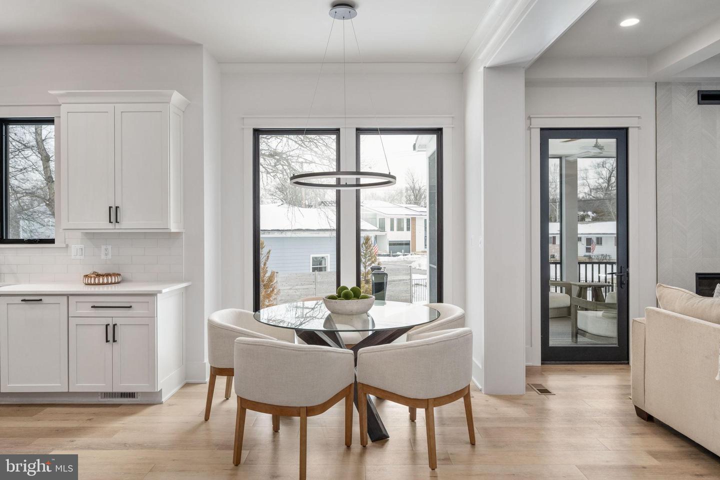 516 VALLEY DR SE, VIENNA, Virginia 22180, 6 Bedrooms Bedrooms, 23 Rooms Rooms,6 BathroomsBathrooms,Residential,For sale,516 VALLEY DR SE,VAFX2289572 MLS # VAFX2289572