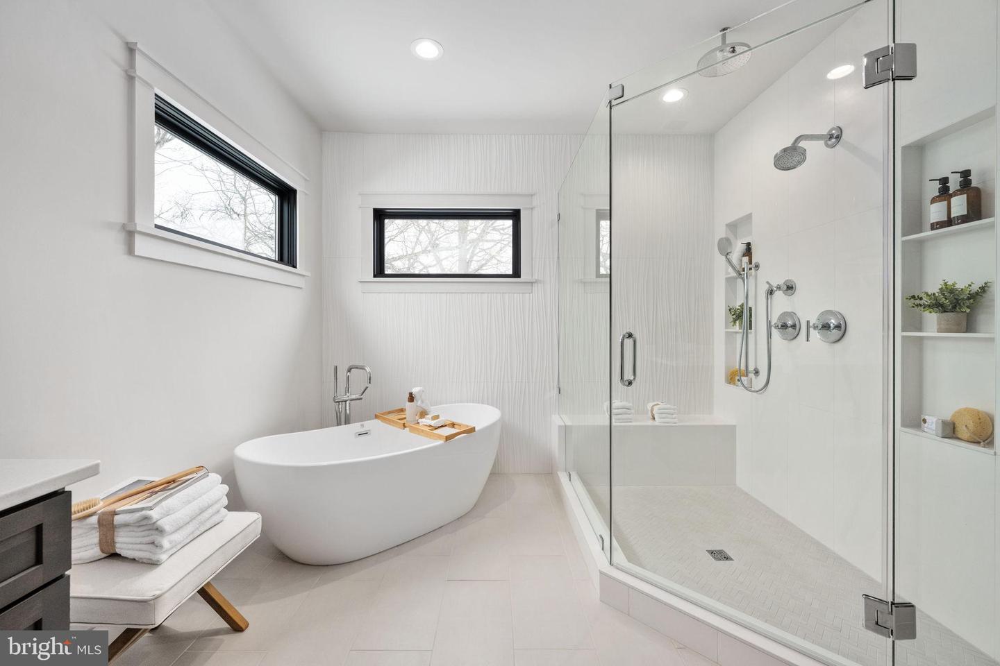 516 VALLEY DR SE, VIENNA, Virginia 22180, 6 Bedrooms Bedrooms, 23 Rooms Rooms,6 BathroomsBathrooms,Residential,For sale,516 VALLEY DR SE,VAFX2289572 MLS # VAFX2289572