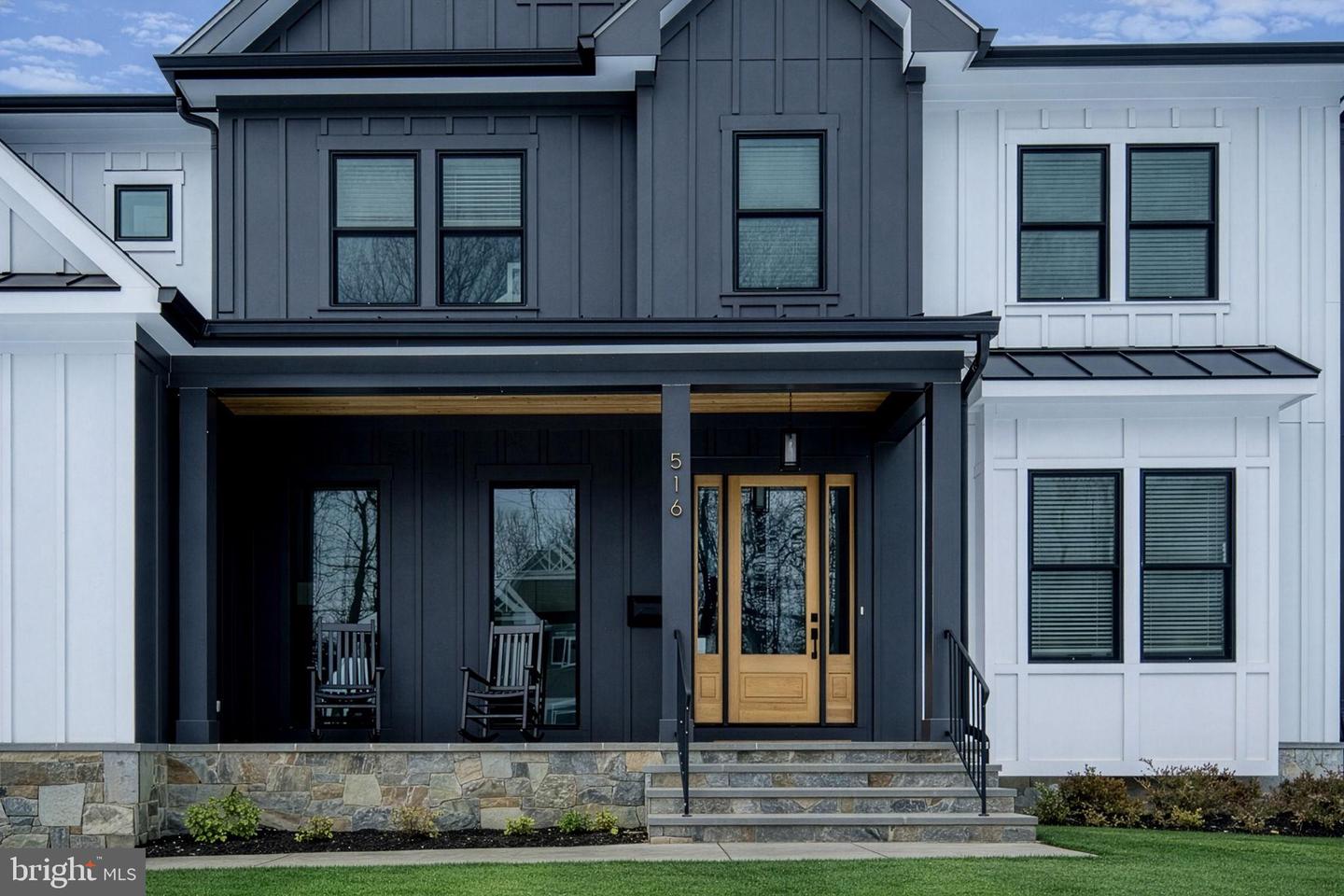 516 VALLEY DR SE, VIENNA, Virginia 22180, 6 Bedrooms Bedrooms, 23 Rooms Rooms,6 BathroomsBathrooms,Residential,For sale,516 VALLEY DR SE,VAFX2289572 MLS # VAFX2289572